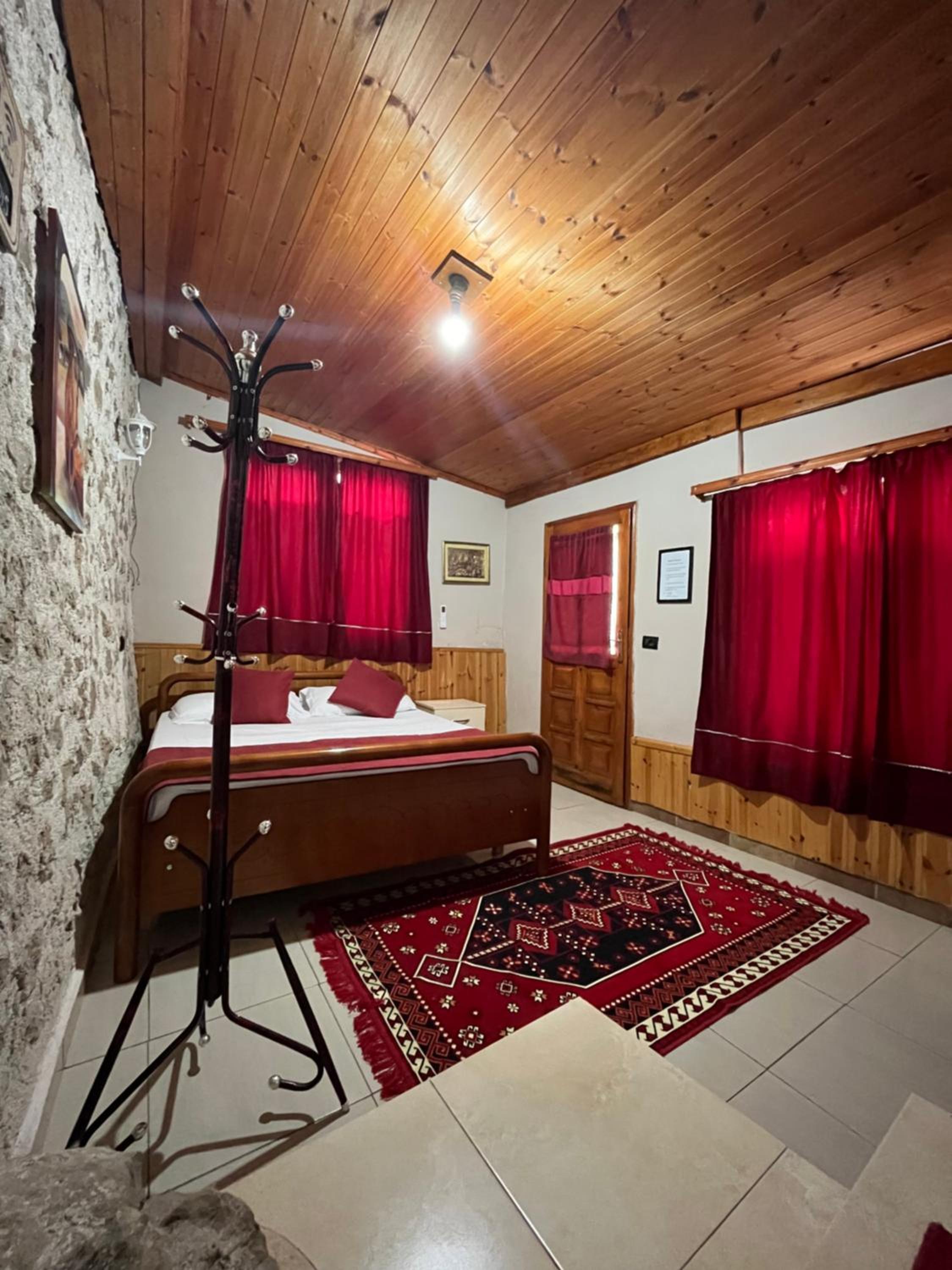ROOMS EMILIANO Castle of Kruja