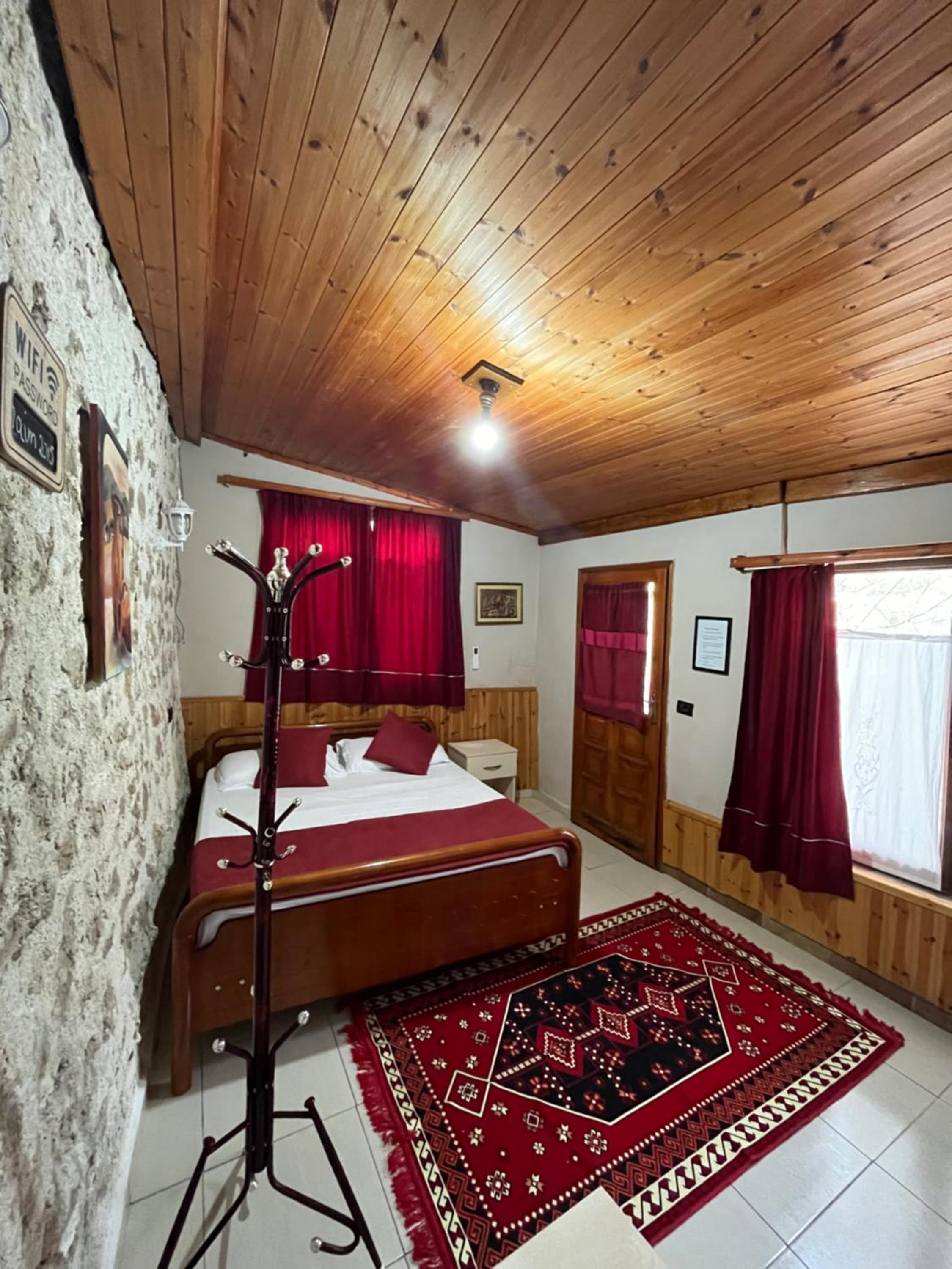 ROOMS EMILIANO Castle of Kruja
