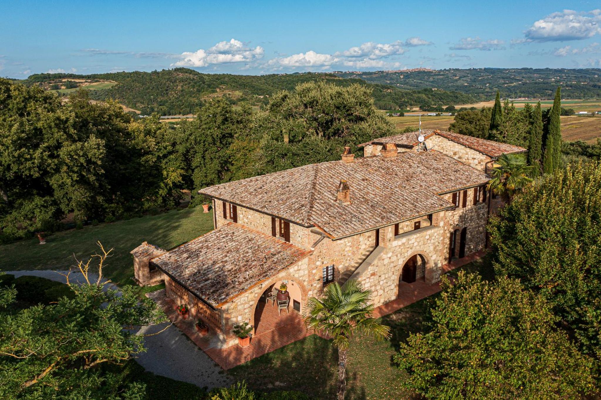 Villa Palazzo Bello con piscina e AC - Cetona view 2