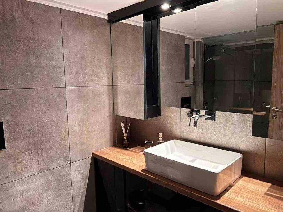 Metropolitan prestigious 2 bedroom luxury