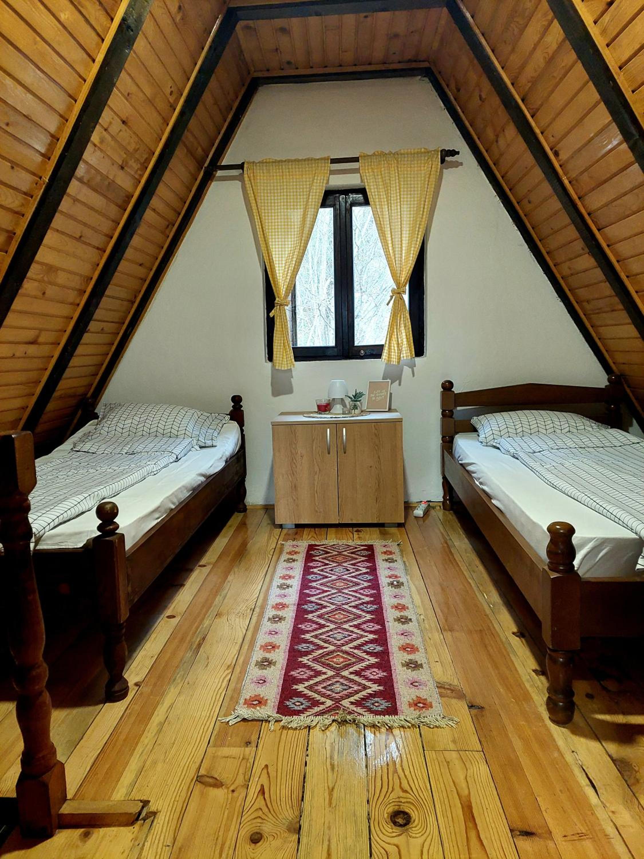 Tarski vrh