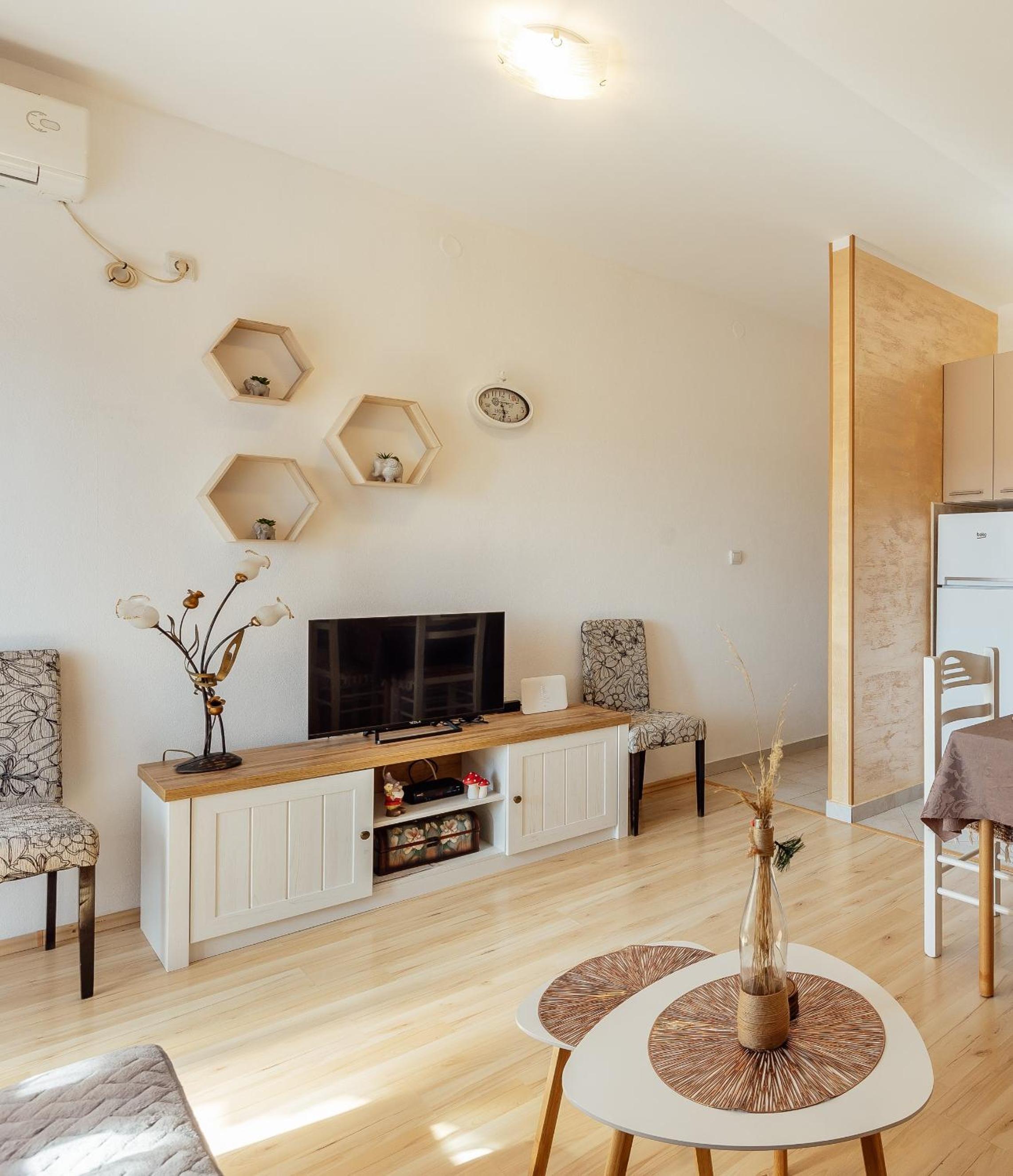 Apartments Kosta