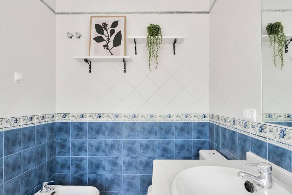 Adosado con solarium y piscina en Marbella Este - VISTAMAR 16 view 3