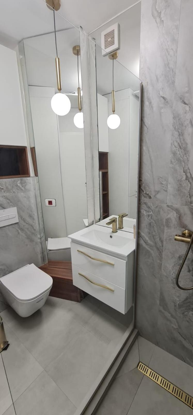 Nomad InstaStudio Near Bucharest Old Town