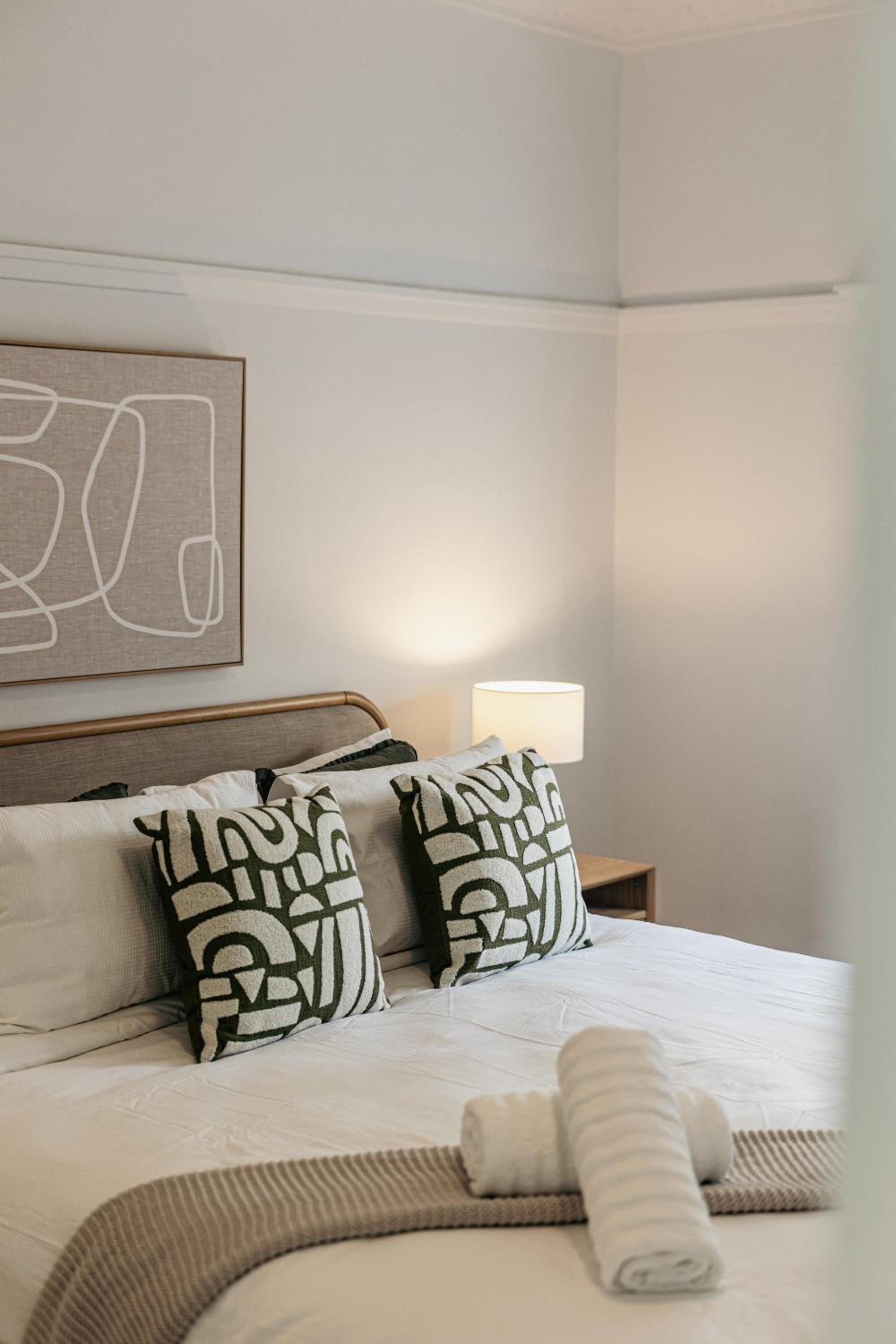 Urban Getaway Bardon Luxe 3 bed 2 bath and pool