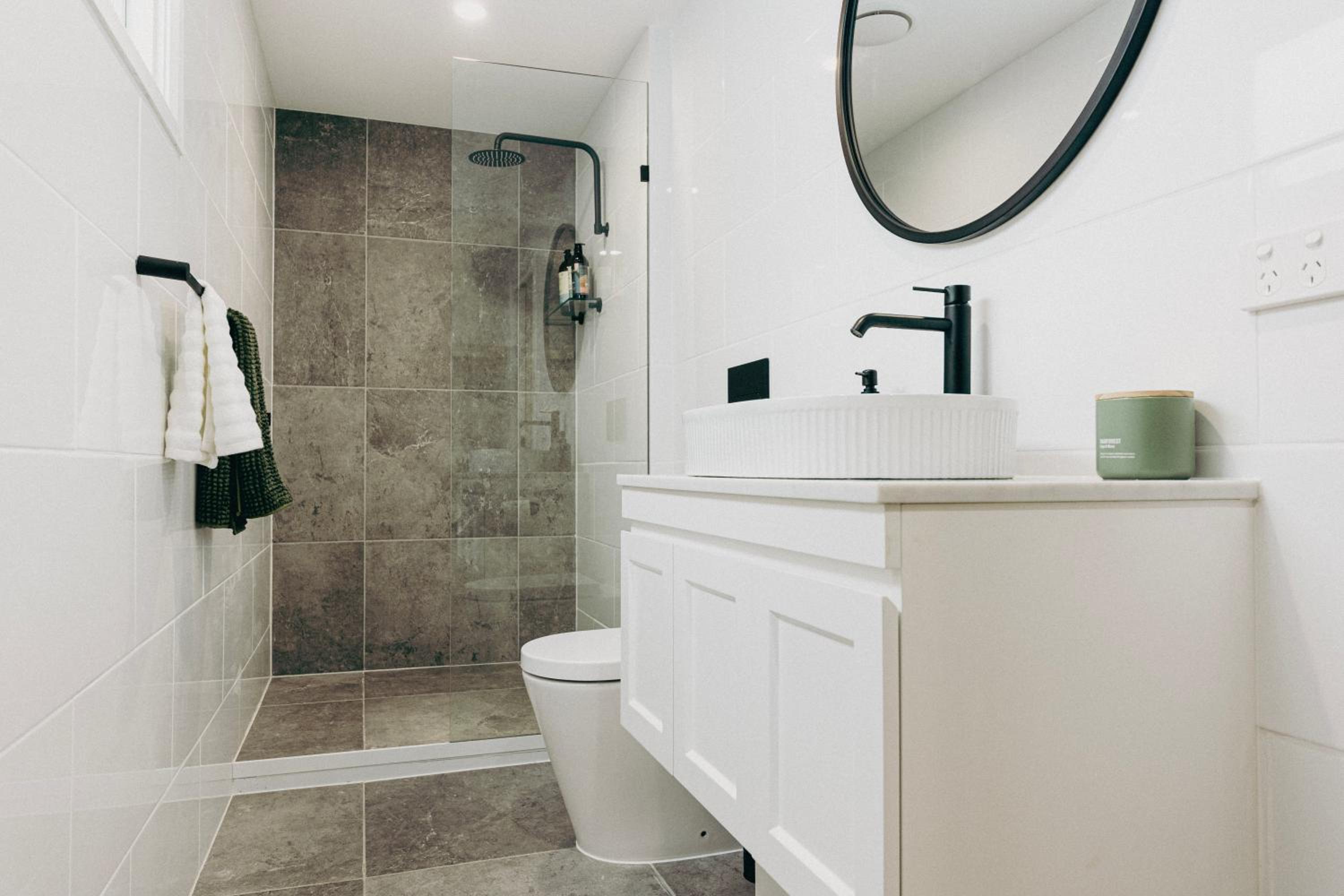 Urban Getaway Bardon Luxe 3 bed 2 bath and pool