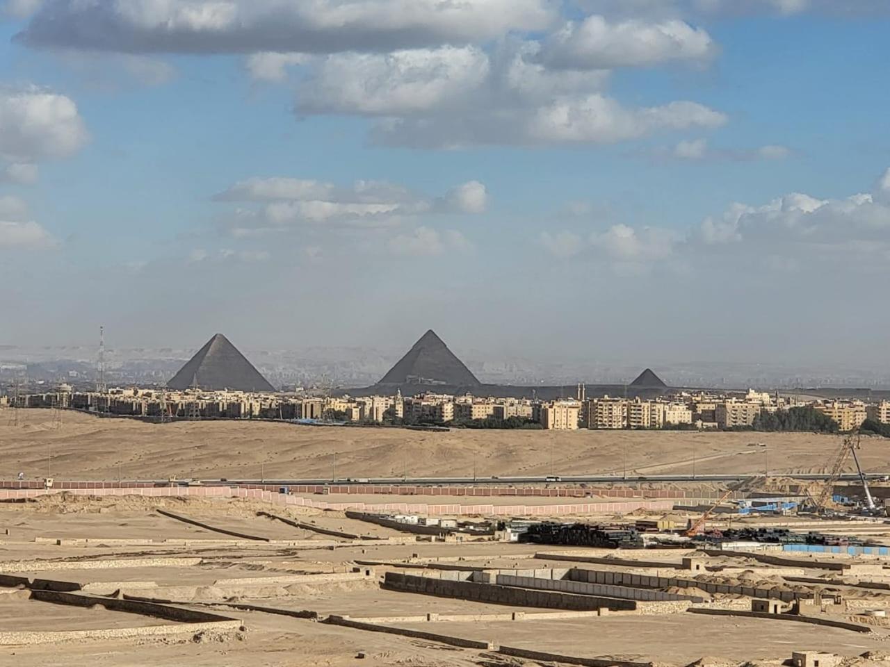 5 Stars Classy Spacious Appartmnet with Dircet view of Giza Pyramids
