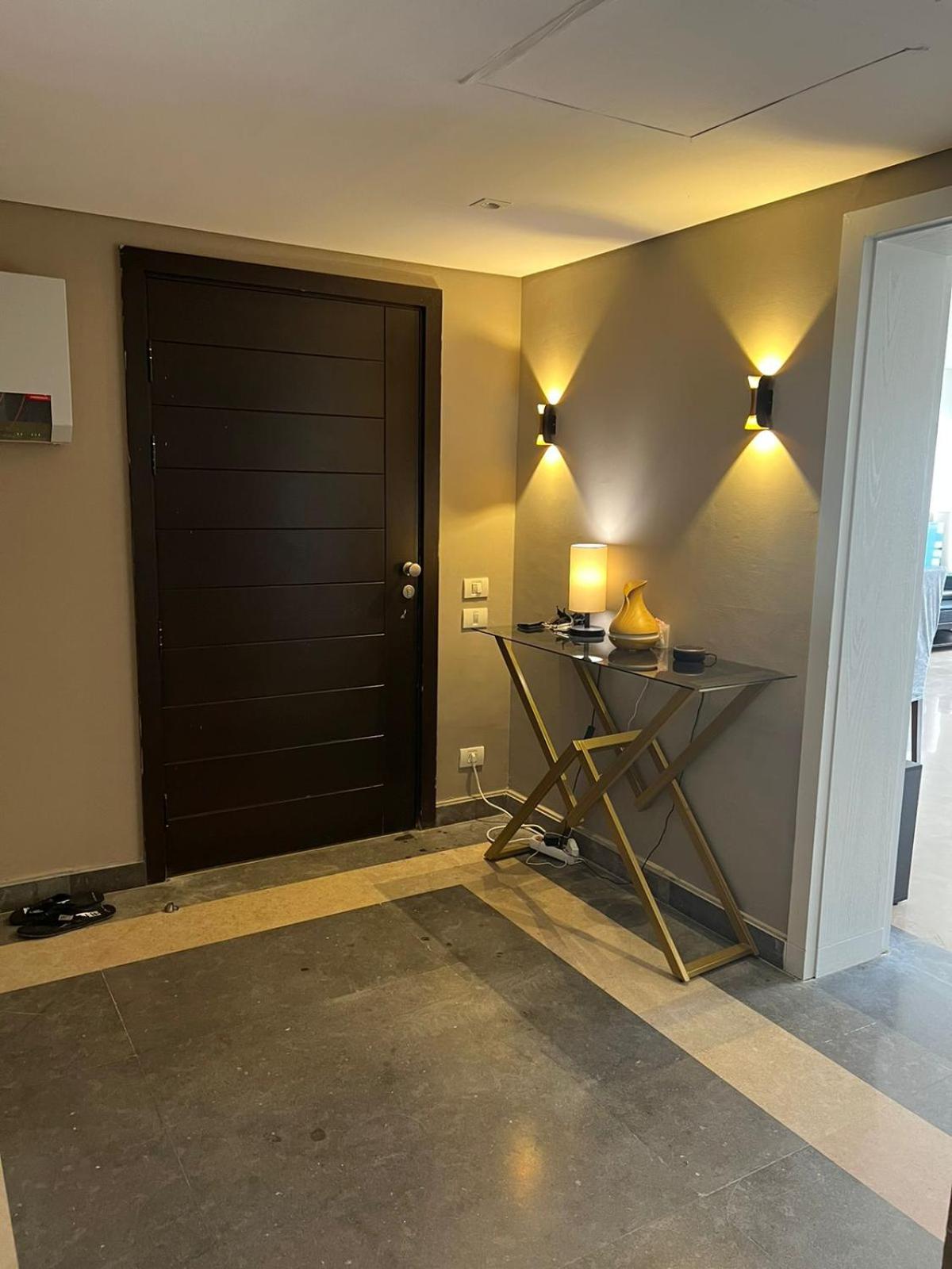 5 Stars Classy Spacious Appartmnet with Dircet view of Giza Pyramids