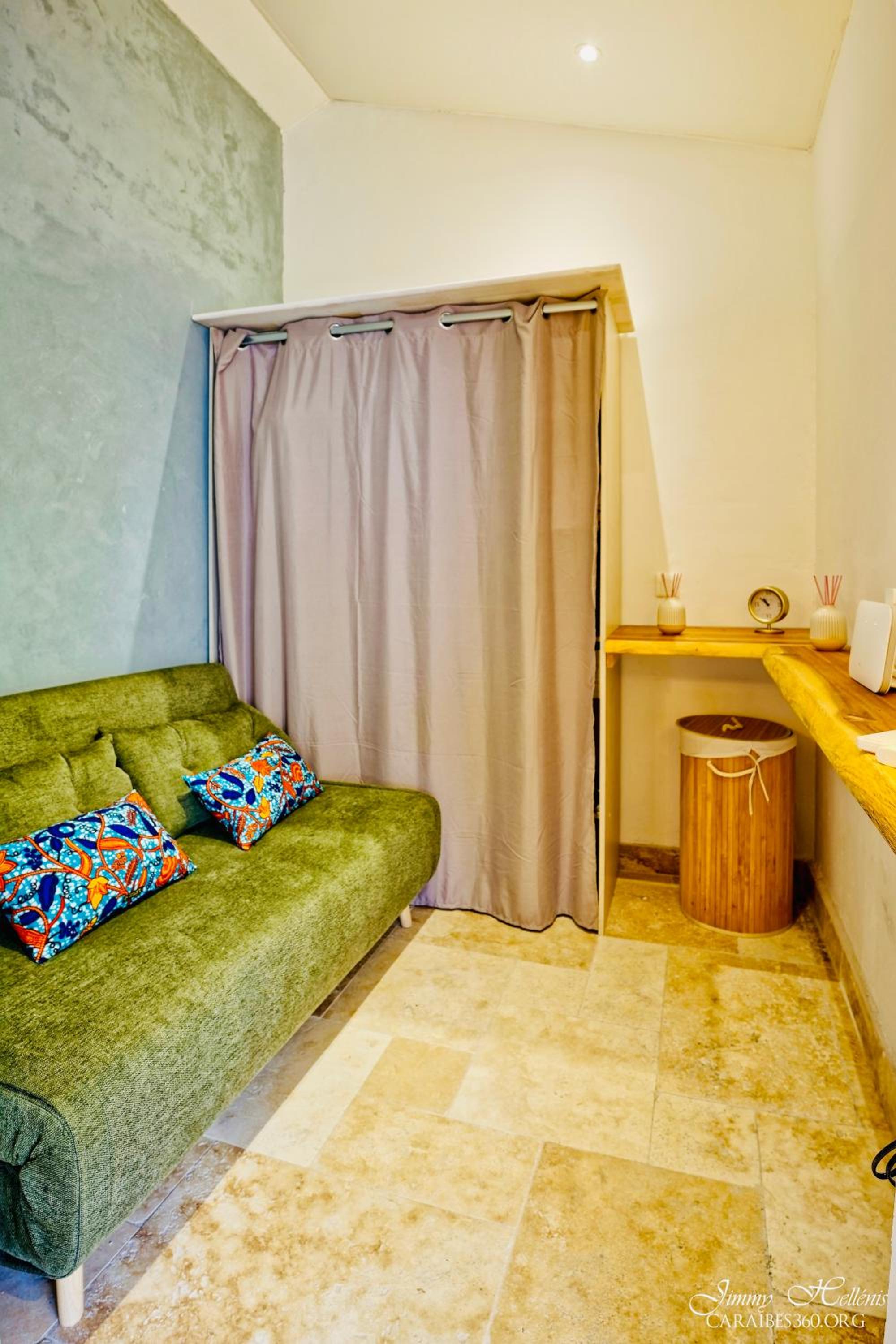 Appart T2 - Jacuzzi gonflable et accès plage view 2