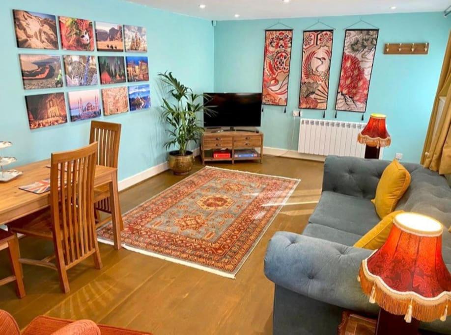 Traveller's Rest - Cosy cottage in heart of Wilton view 2