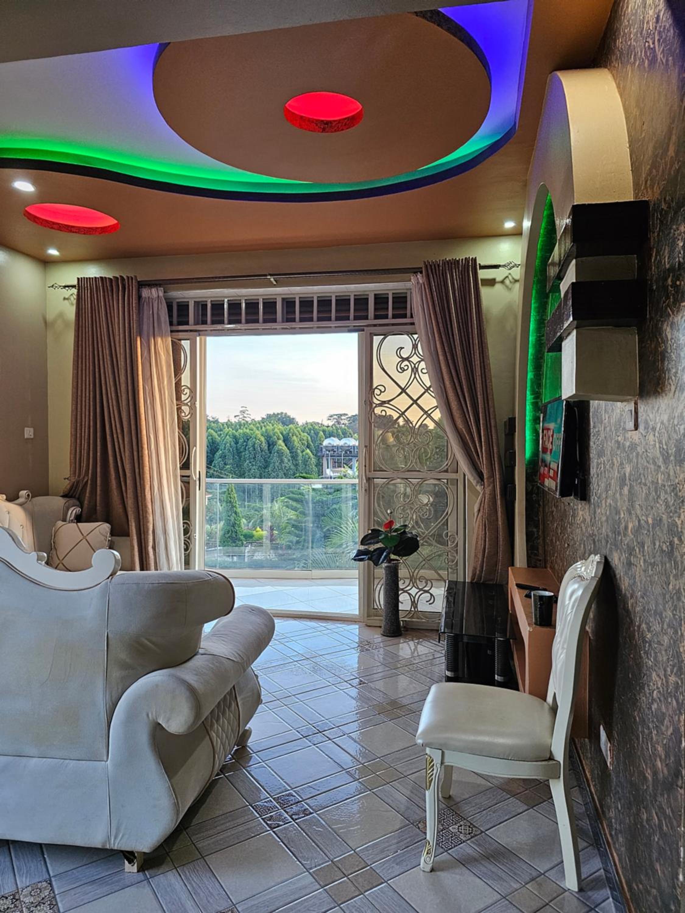 HILLS APARTMENTS