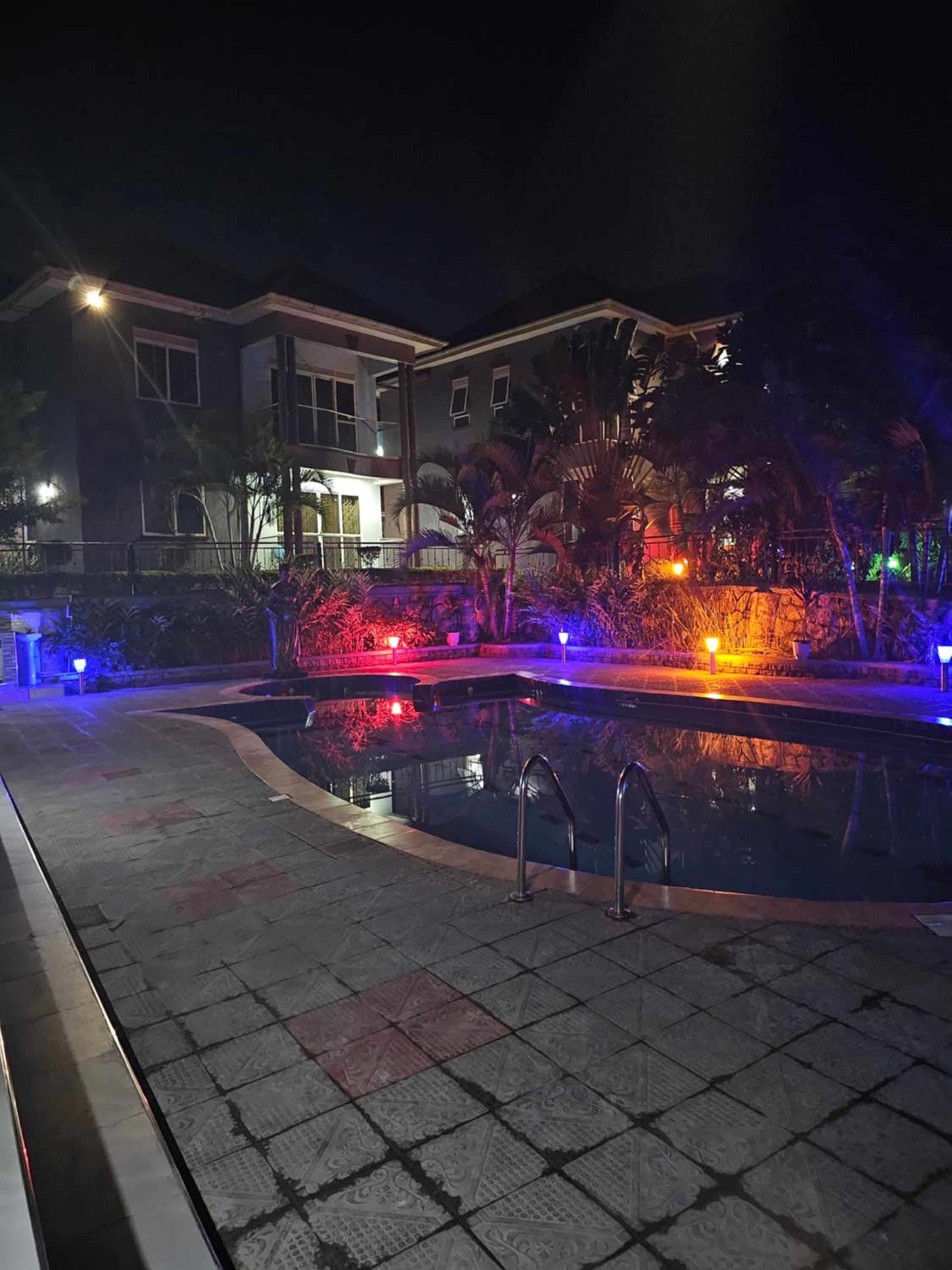HILLS APARTMENTS