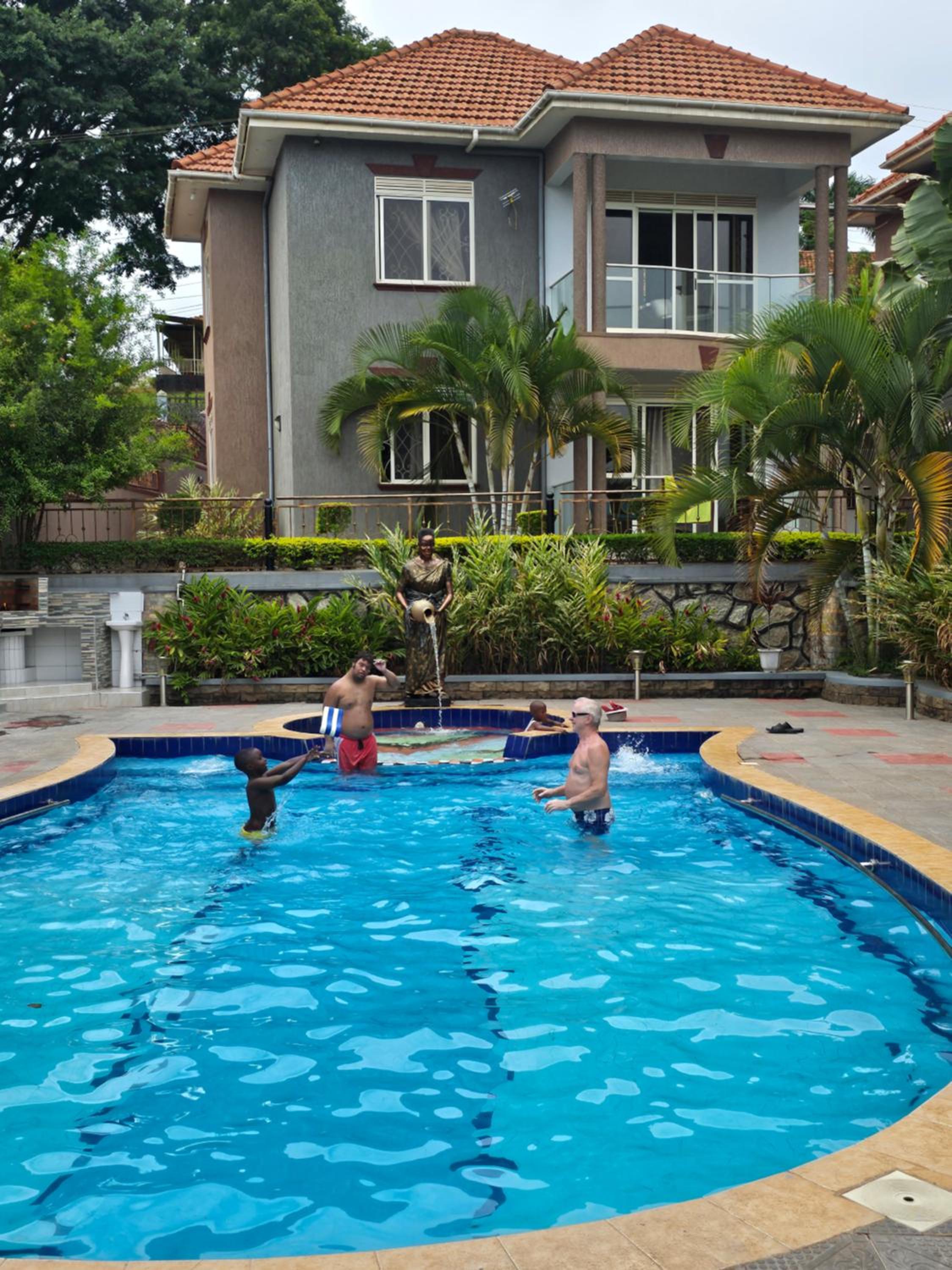 HILLS APARTMENTS