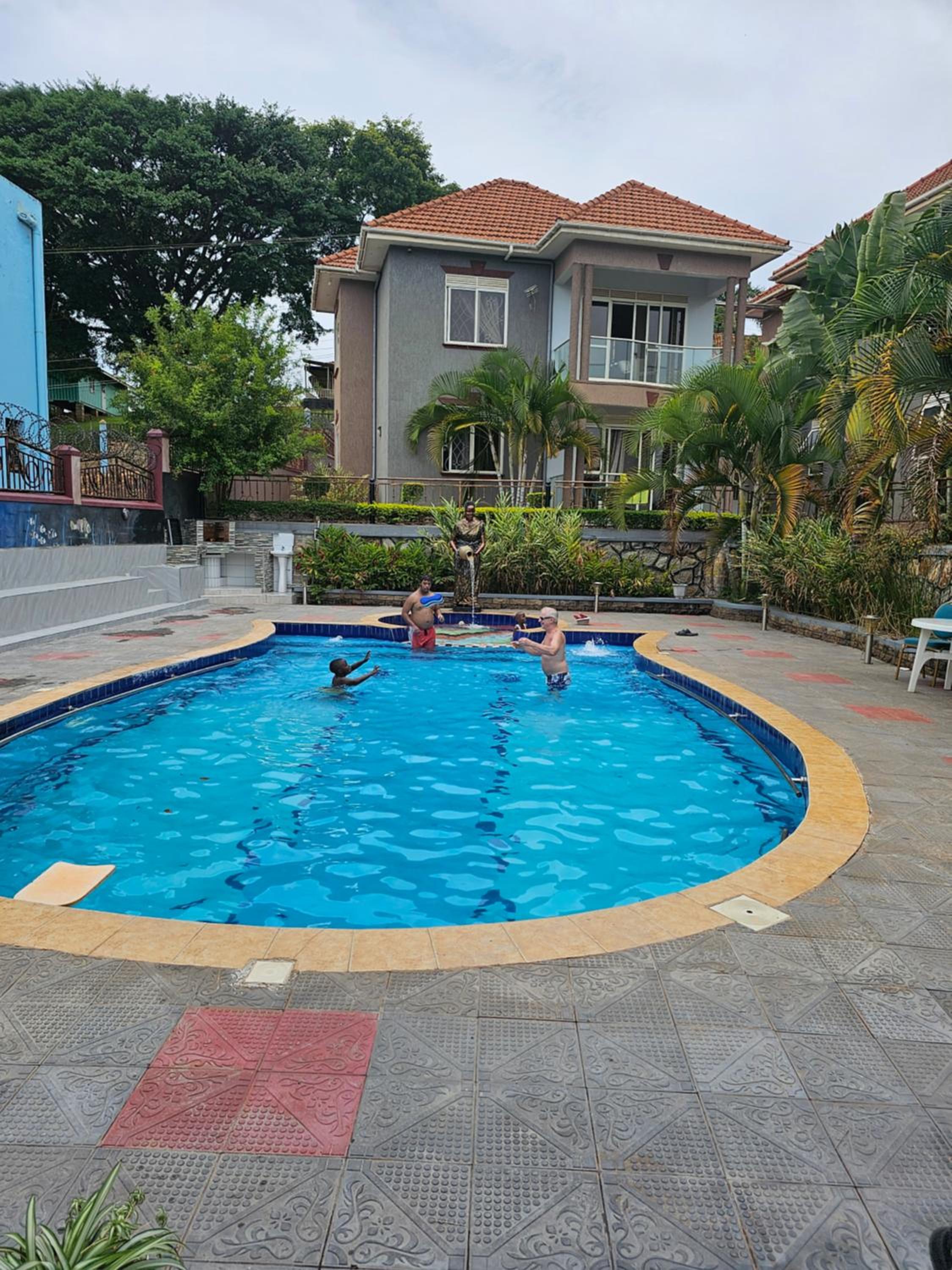 HILLS APARTMENTS