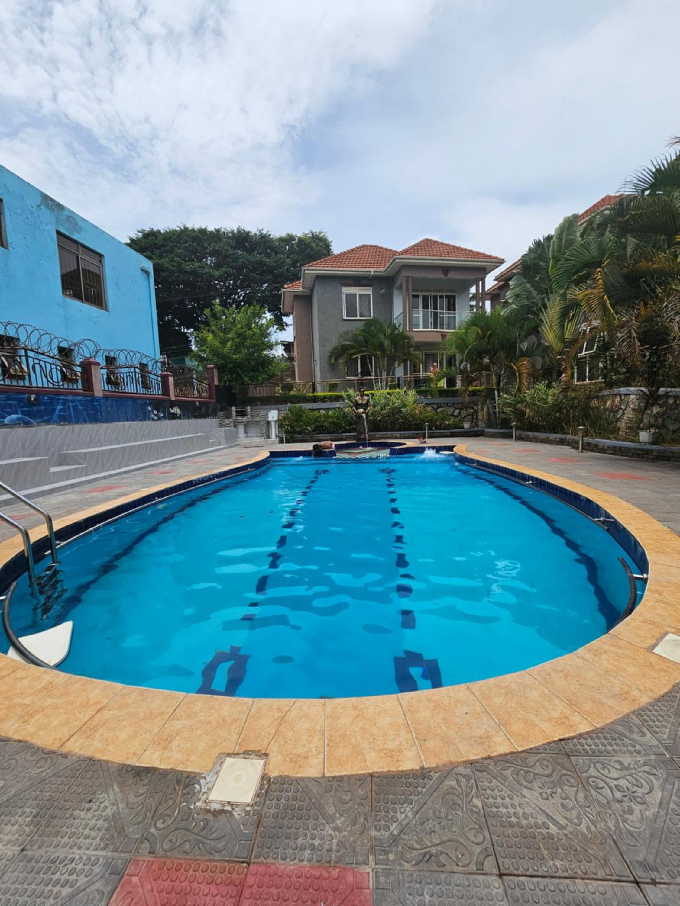 HILLS APARTMENTS