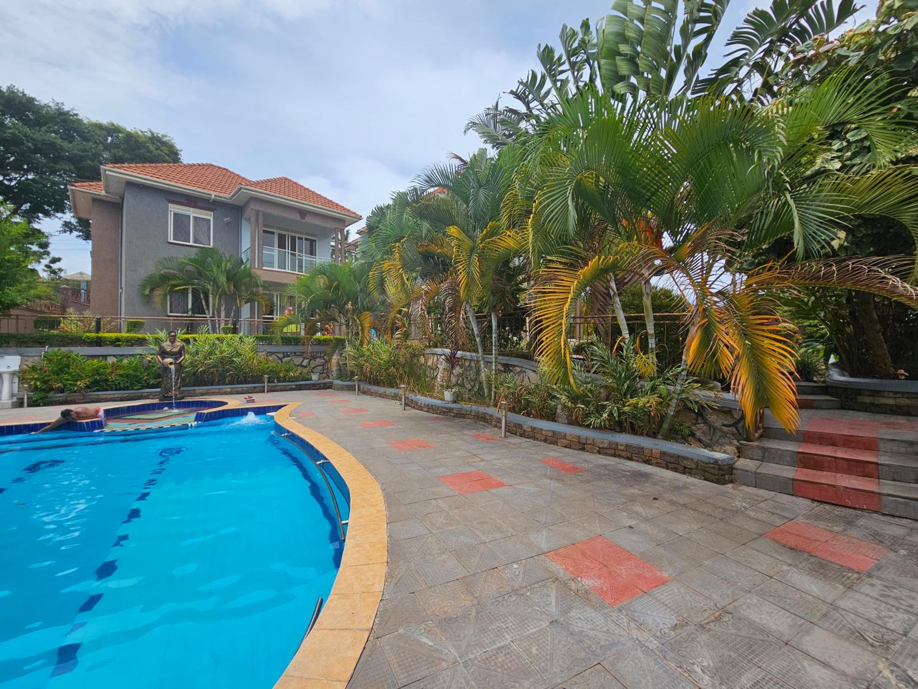 HILLS APARTMENTS