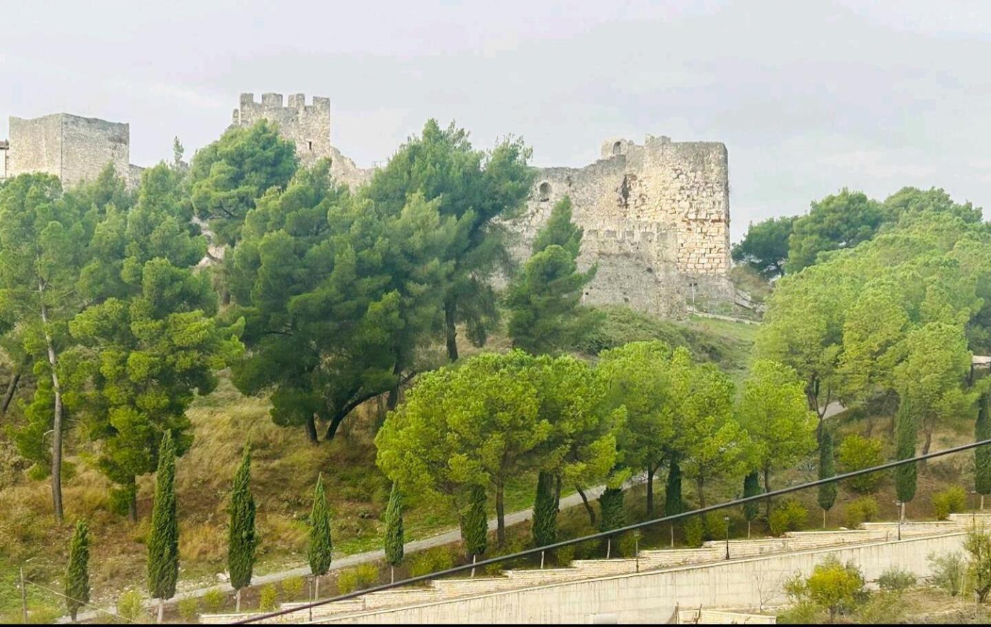 Meti&Lika Castle view