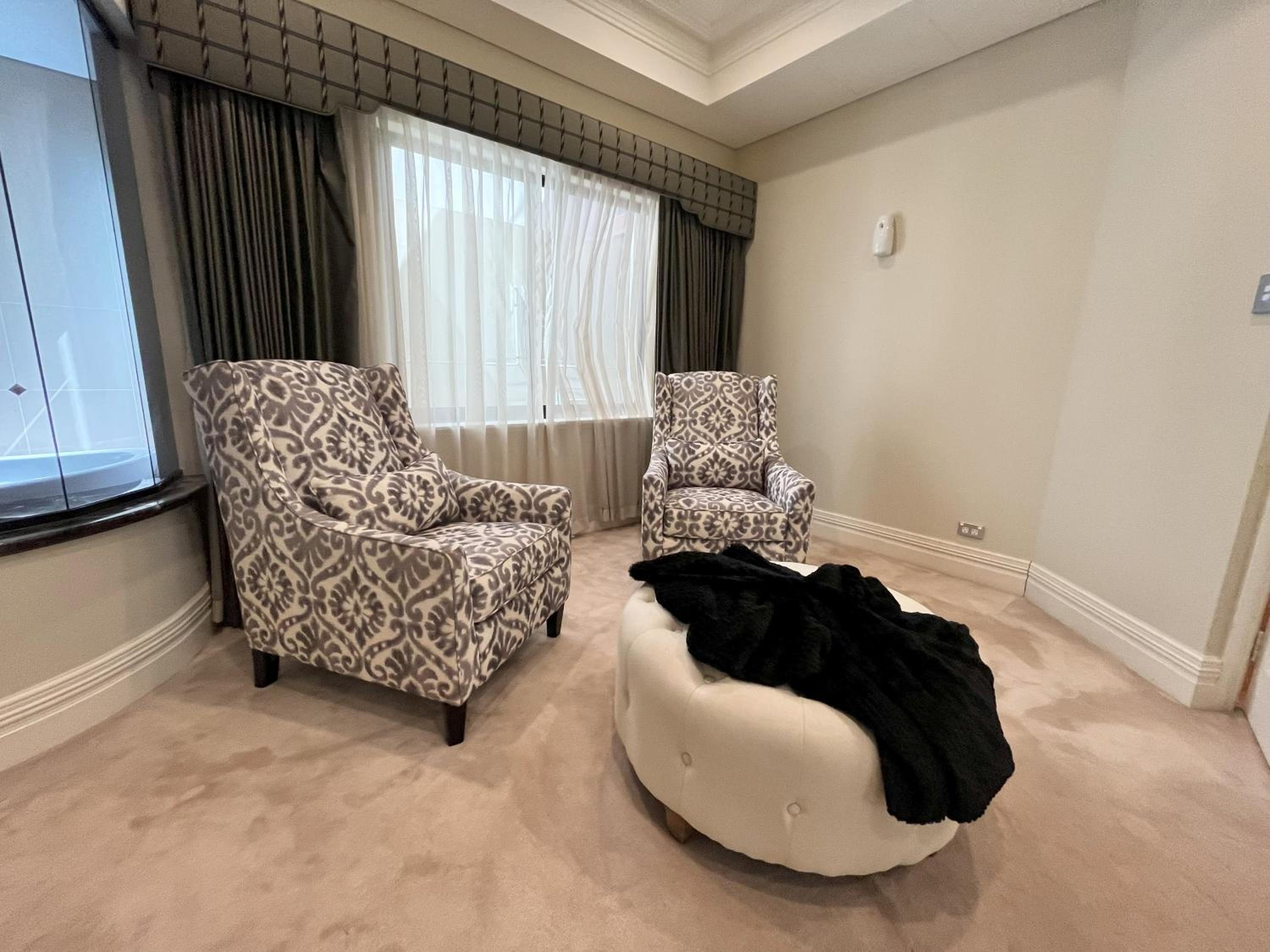 59 Lakeside Luxury Views 2br 2baparking