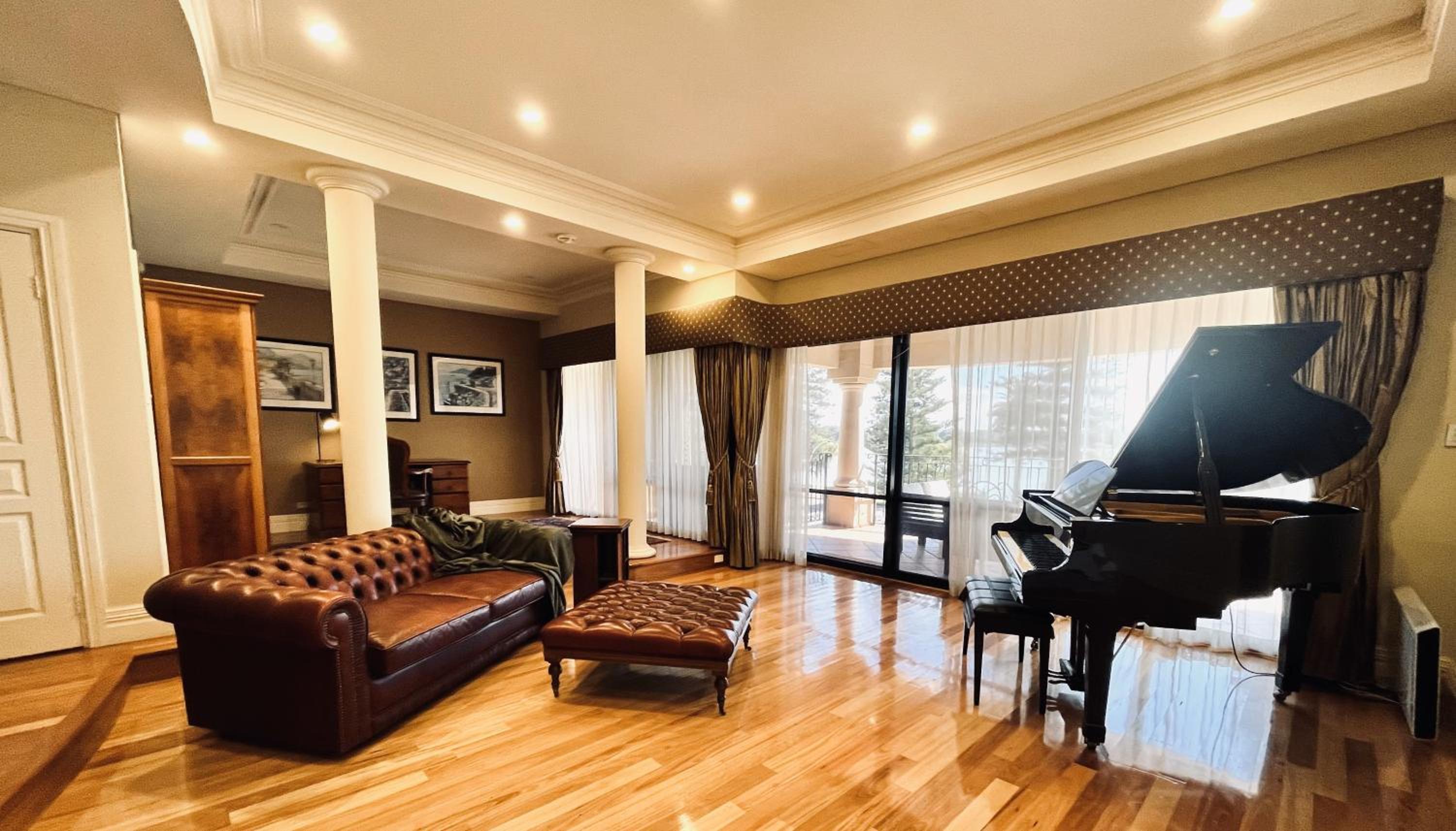 59 Lakeside Luxury Views 2br 2baparking