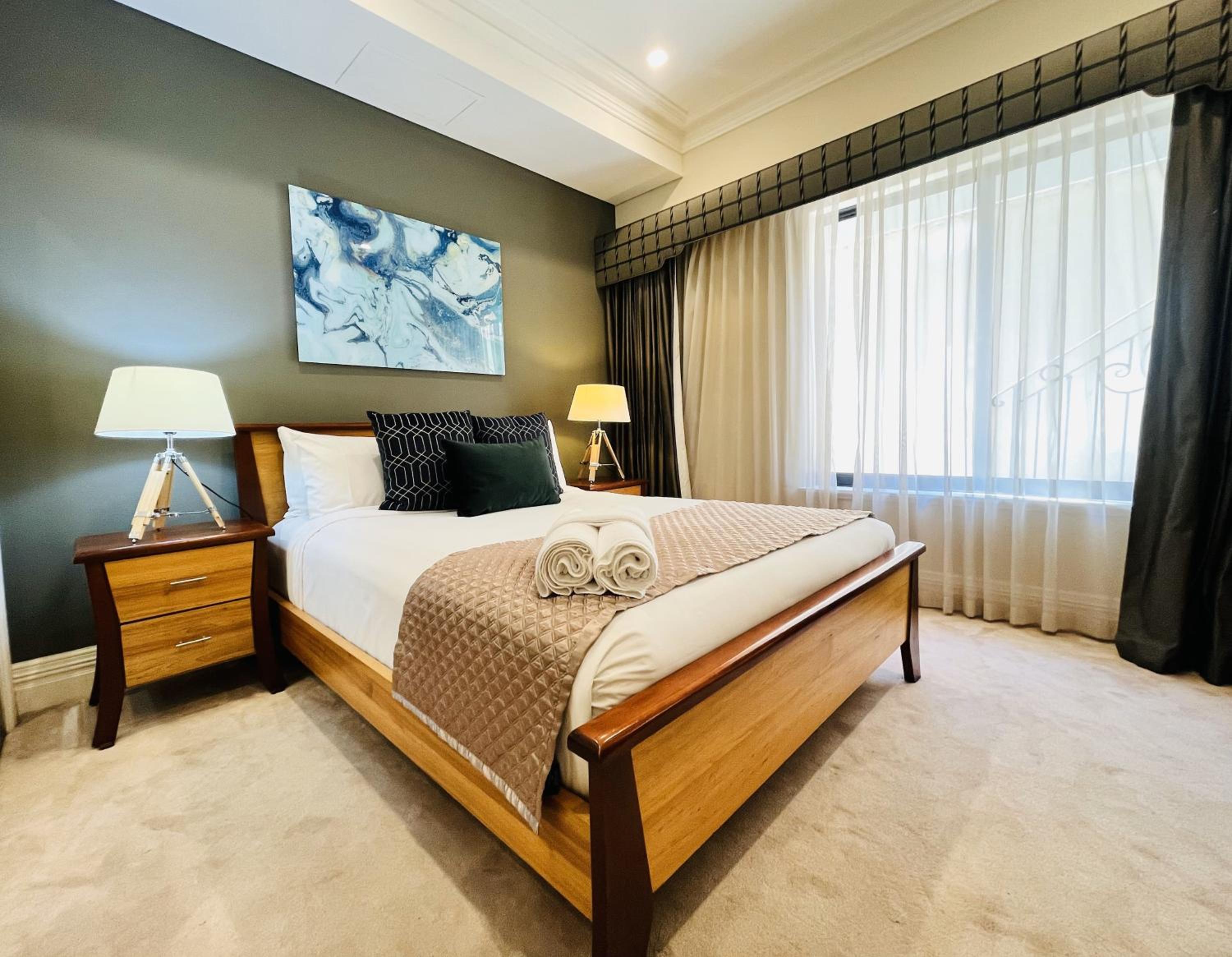 59 Lakeside Luxury Views 2br 2baparking