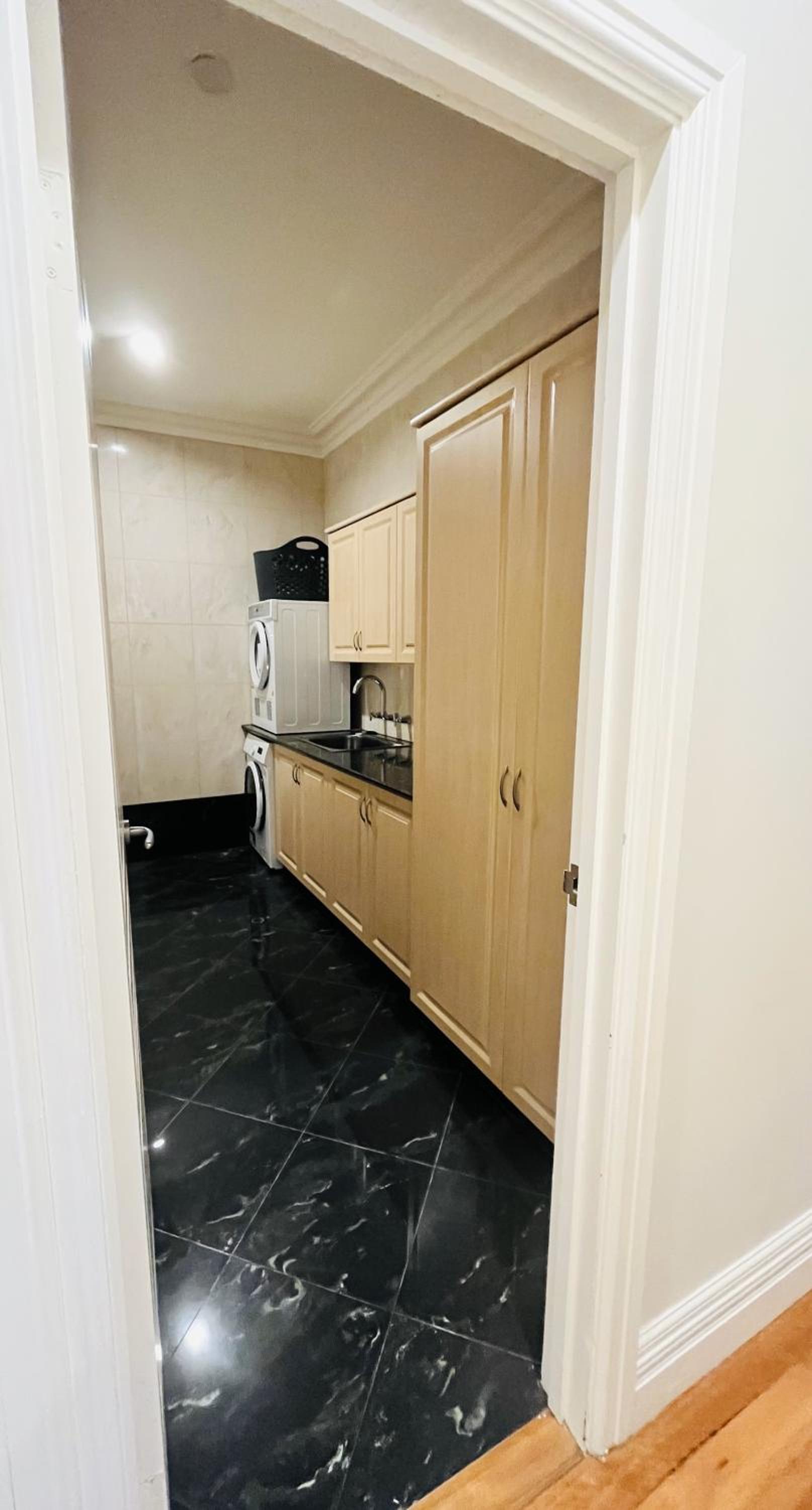 59 Lakeside Luxury Views 2br 2baparking