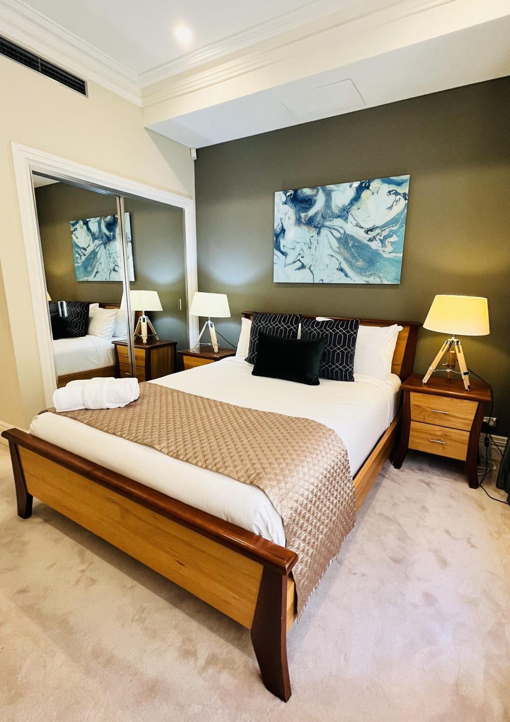 59 Lakeside Luxury Views 2br 2baparking