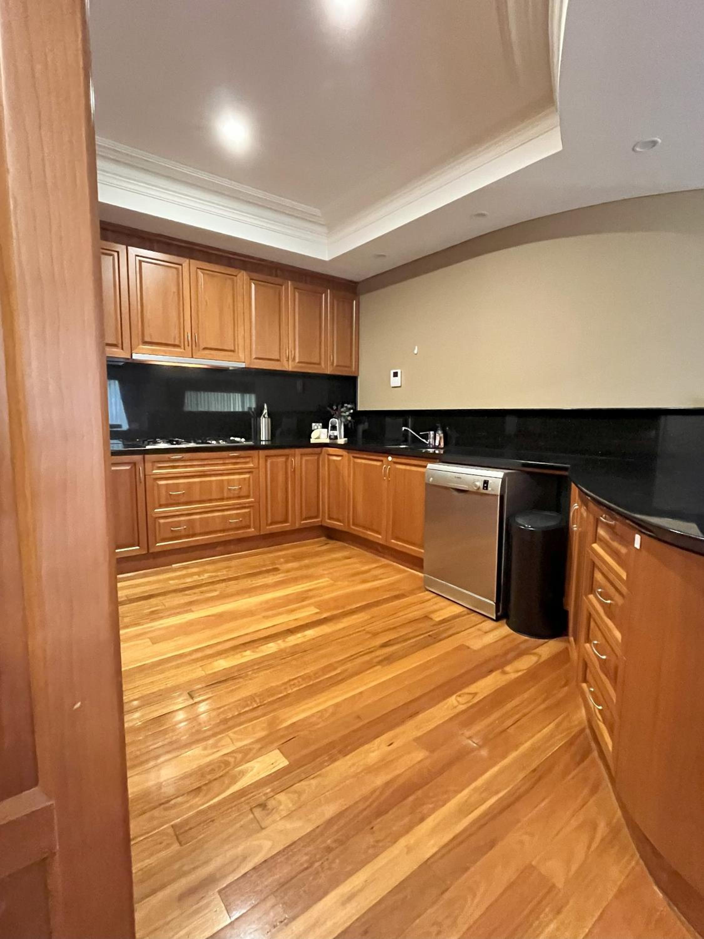 59 Lakeside Luxury Views 2br 2baparking