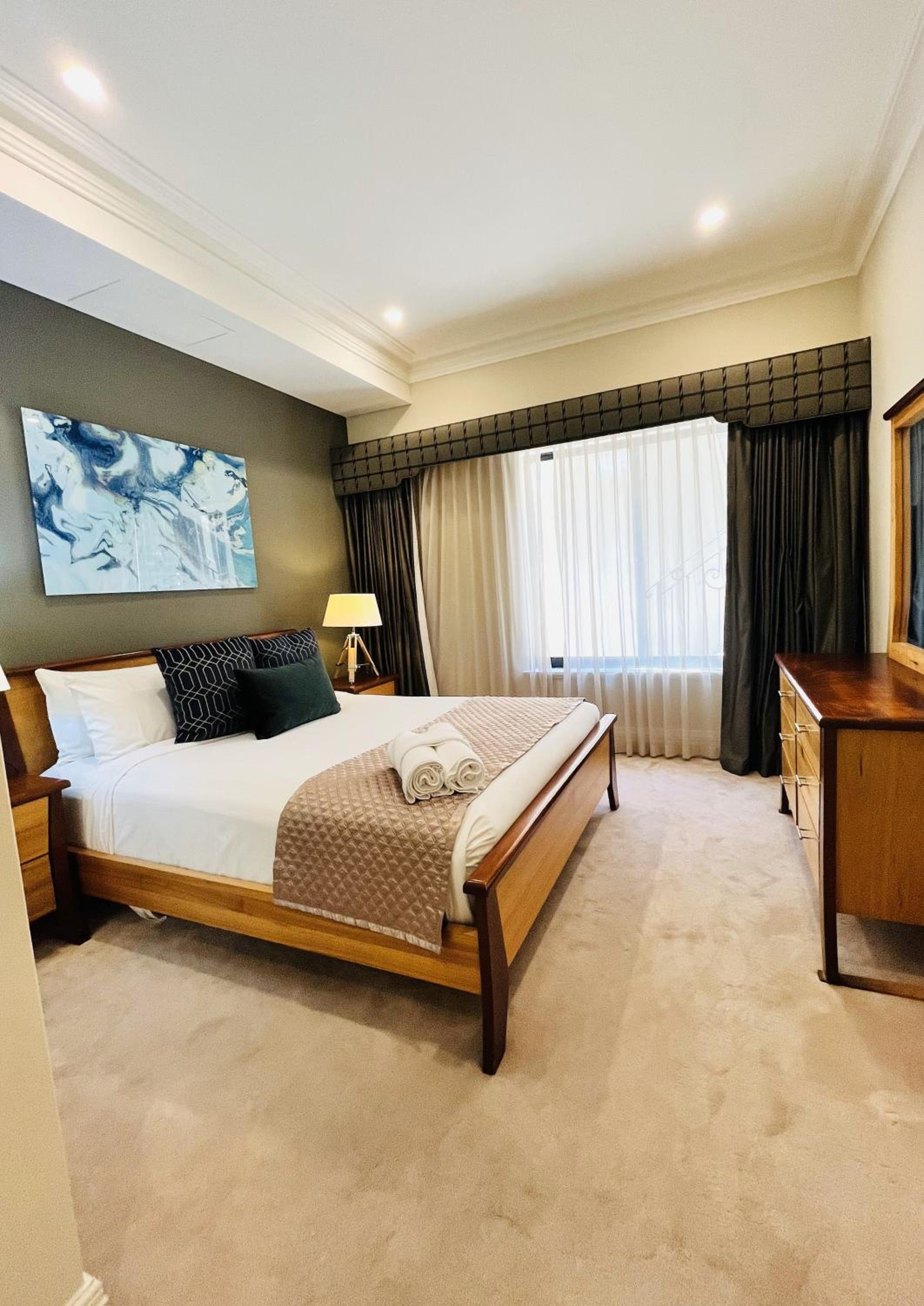 59 Lakeside Luxury Views 2br 2baparking