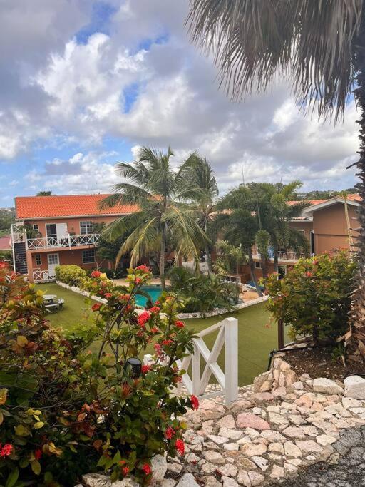 Zellacozy Apartment
