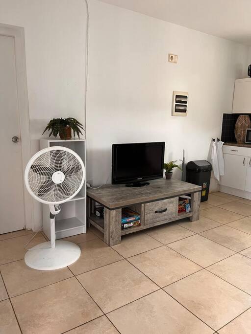 Zellacozy Apartment