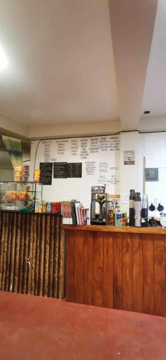 Cool Breeze Lodge and Cafe