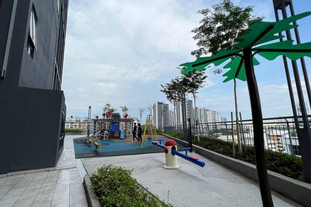 Cozy Aera Residence / FREE Wi-fi Netflix / Sunway