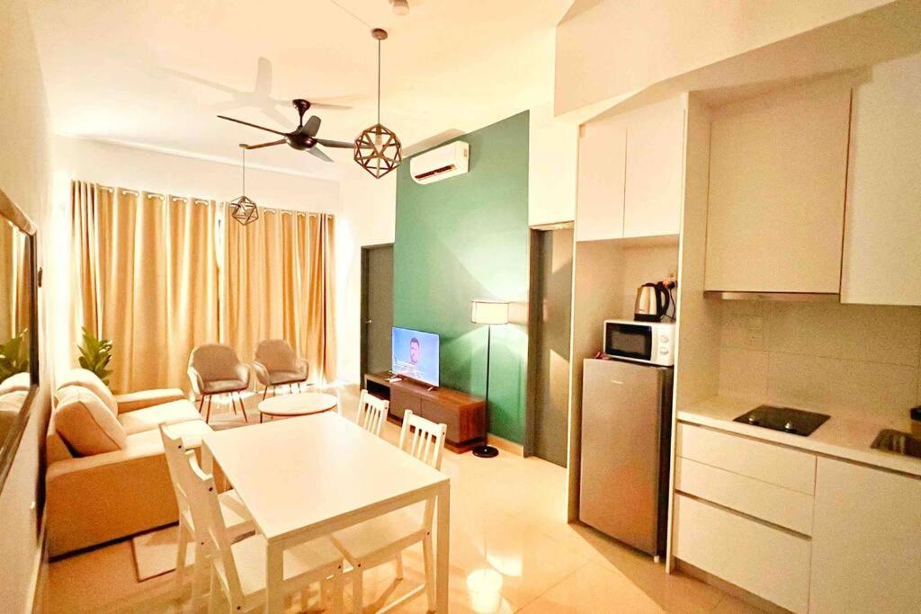 Cozy Aera Residence / FREE Wi-fi Netflix / Sunway