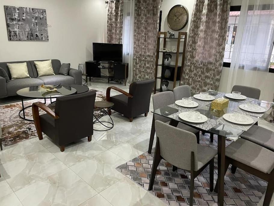 Appartement meublé 3 chambres salon avec piscine jardin au virage