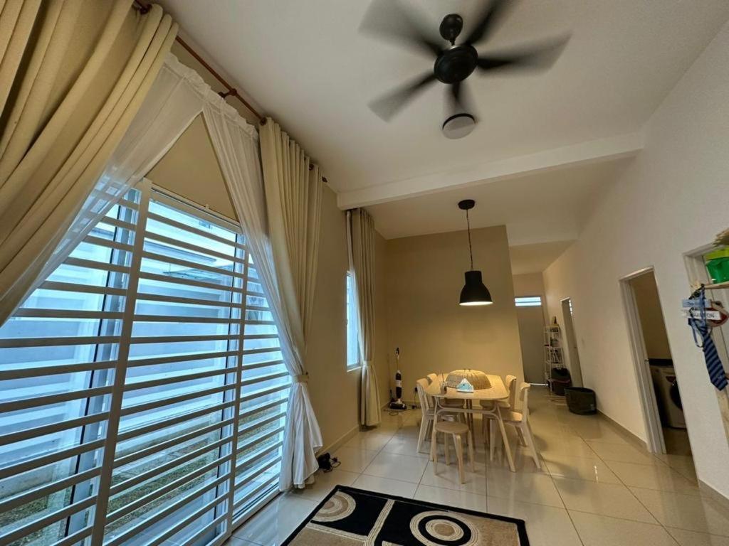 DAHLIA HOMESTAY
