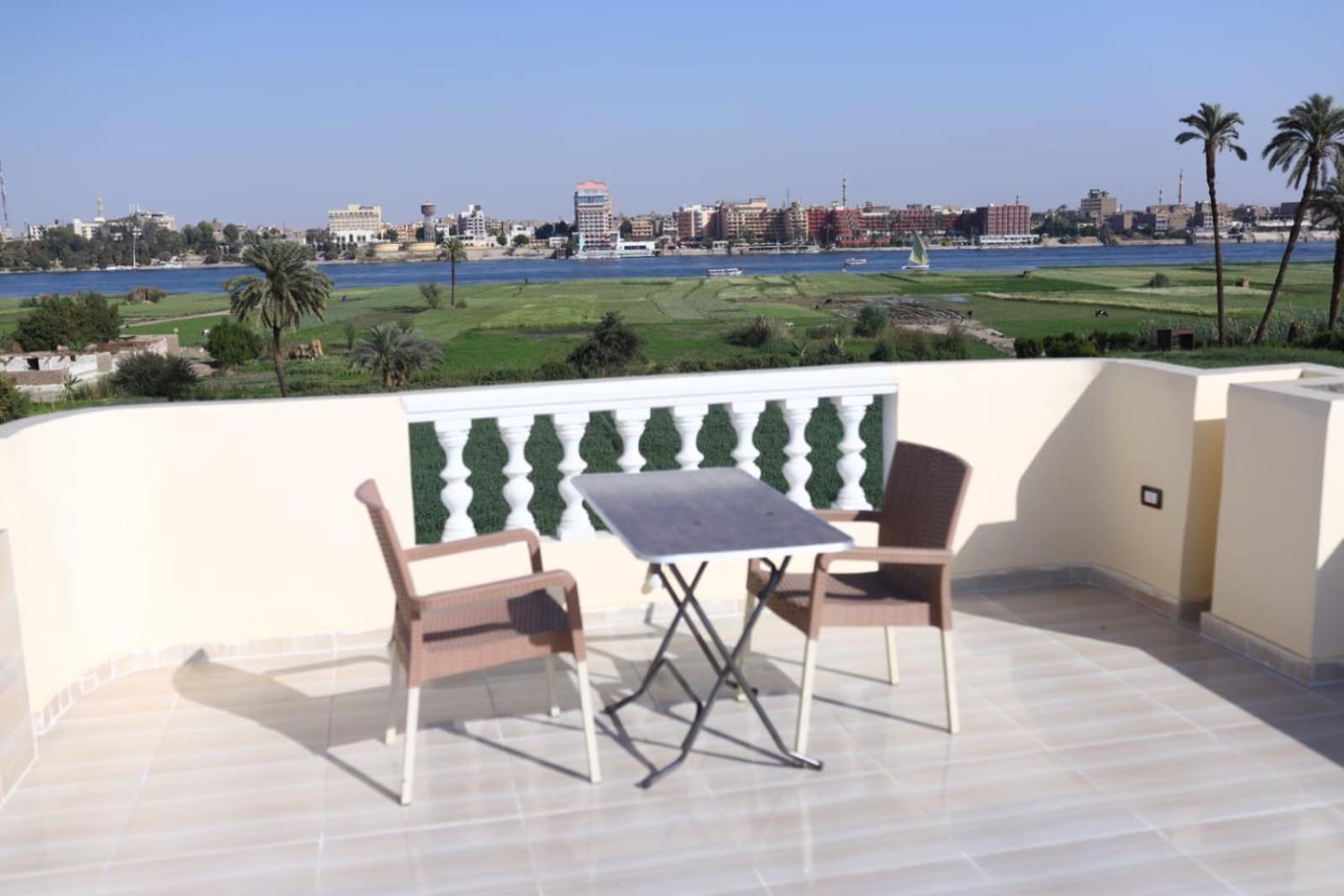 Nille and Garden View Apartment