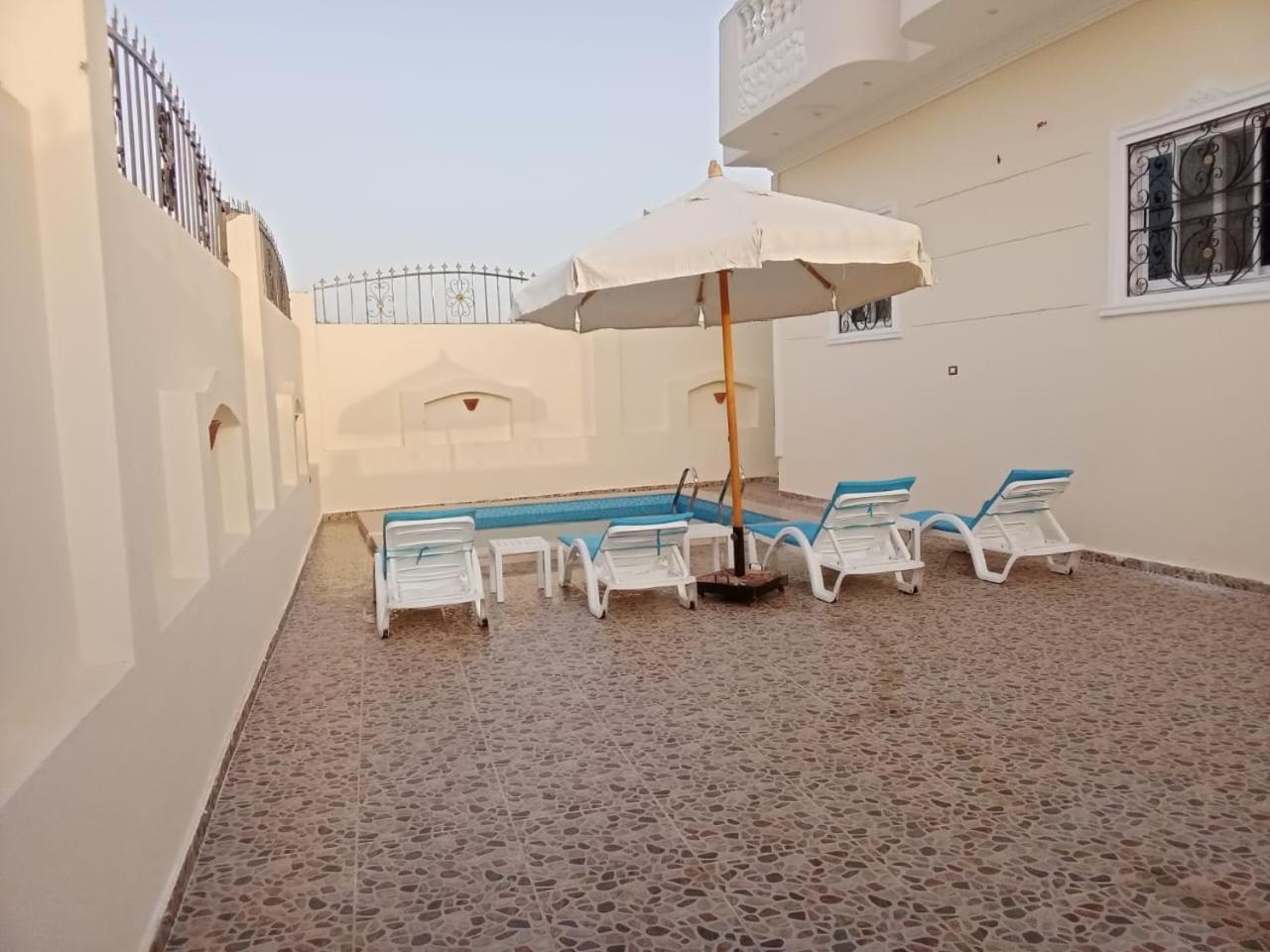 Nille and Garden View Apartment
