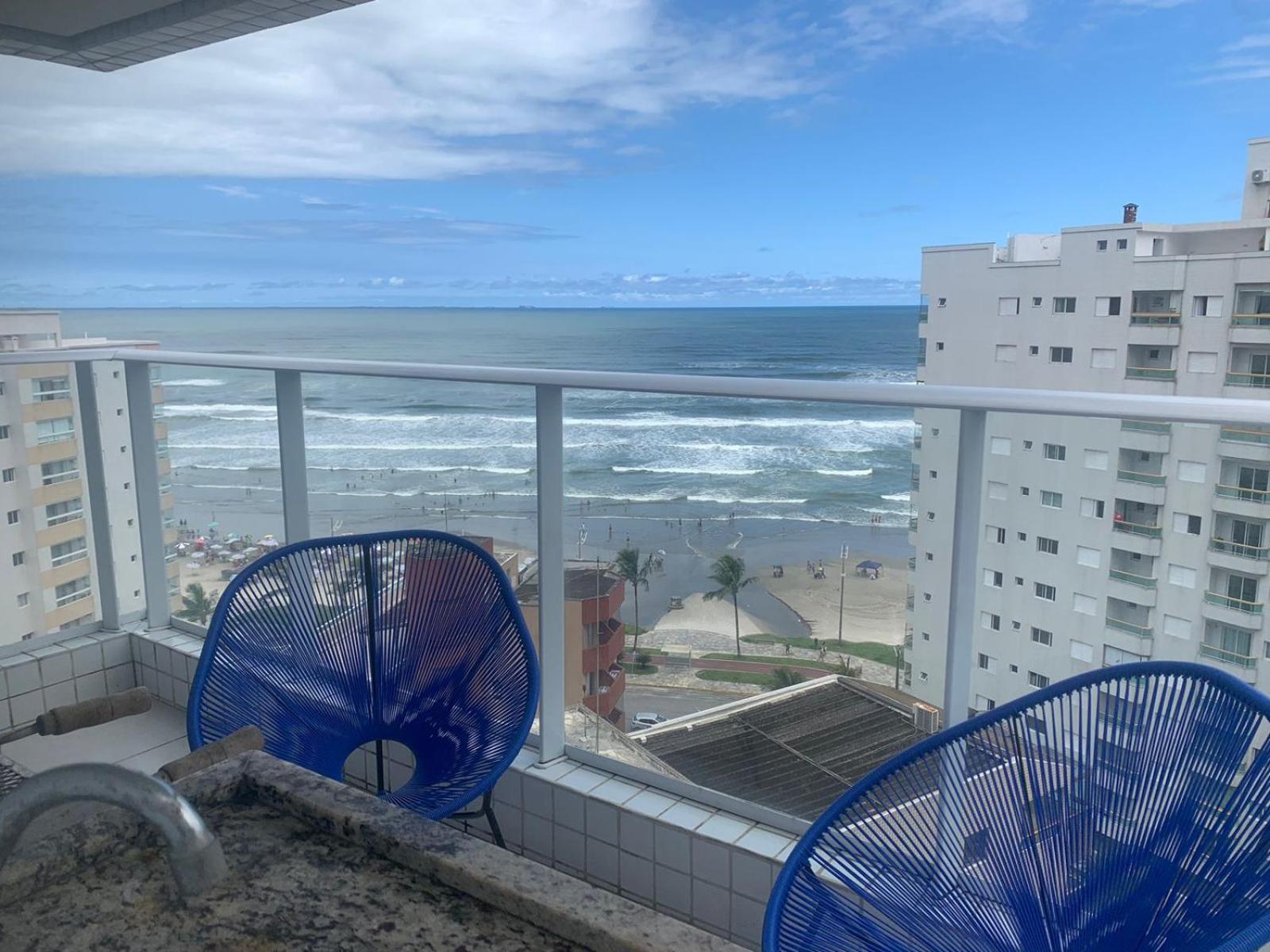 Frente ao Mar, Sacada e Garagem