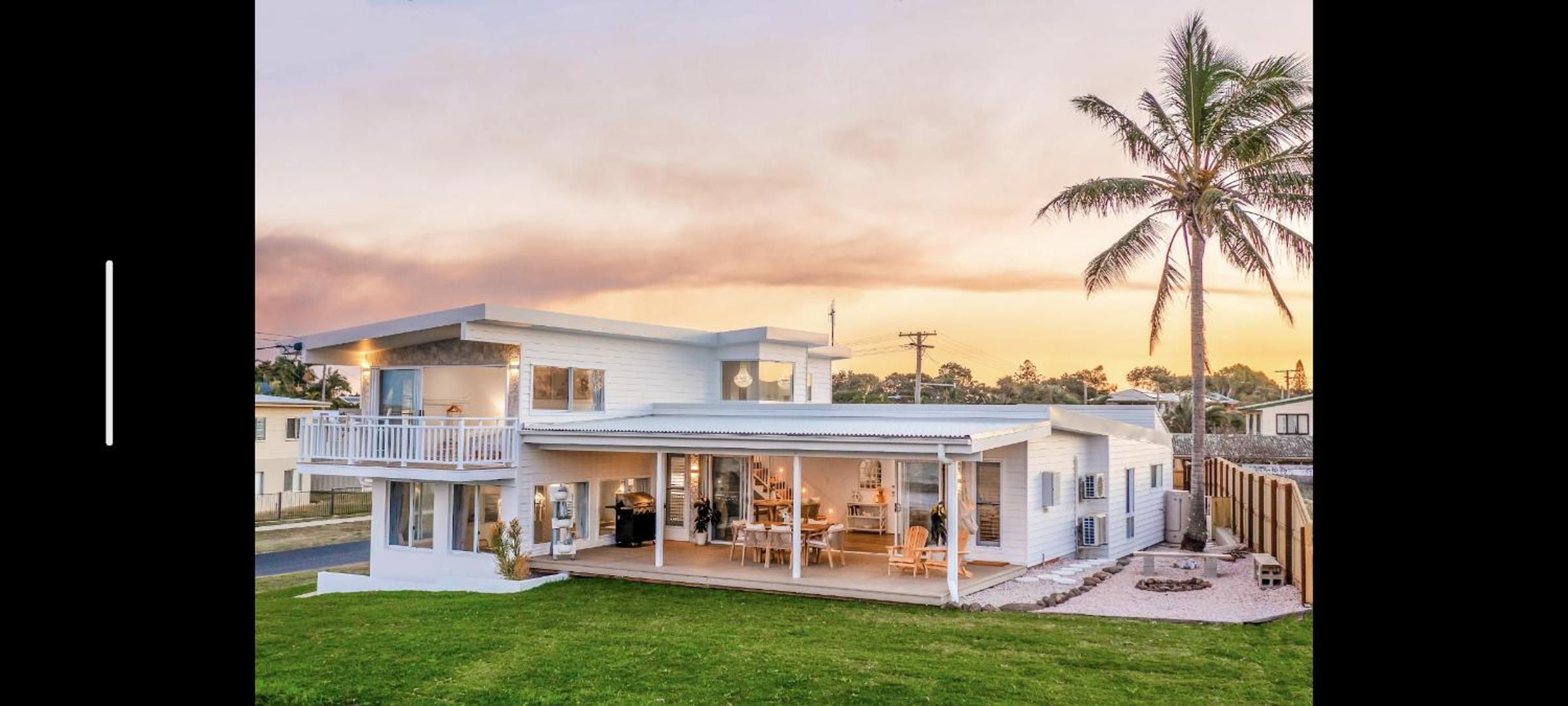 OceanMist Holiday Home - beachfront property!