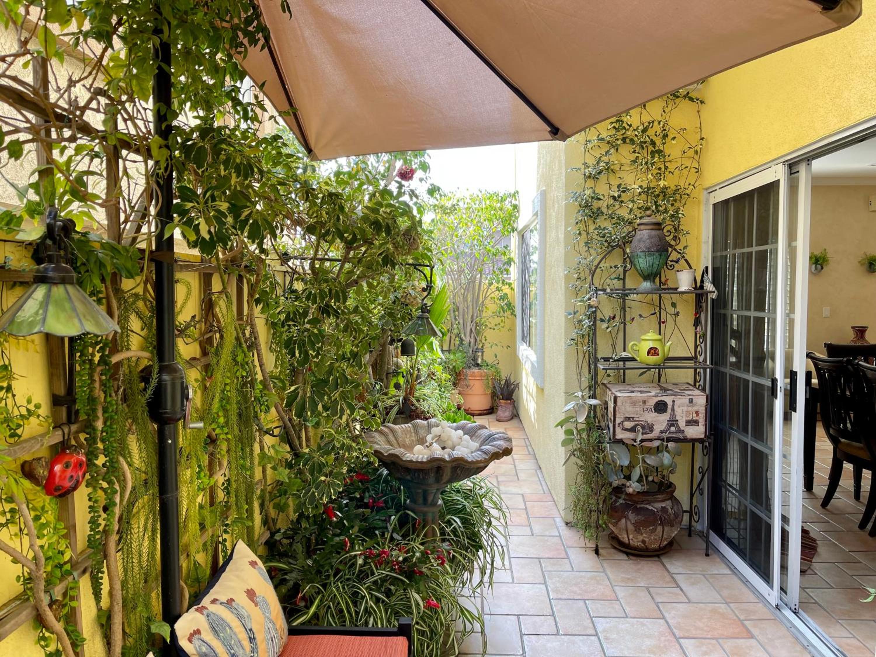 CASA LUX MONICA Prime Santa Monica Luxury Home ONE-OF-A-KIND