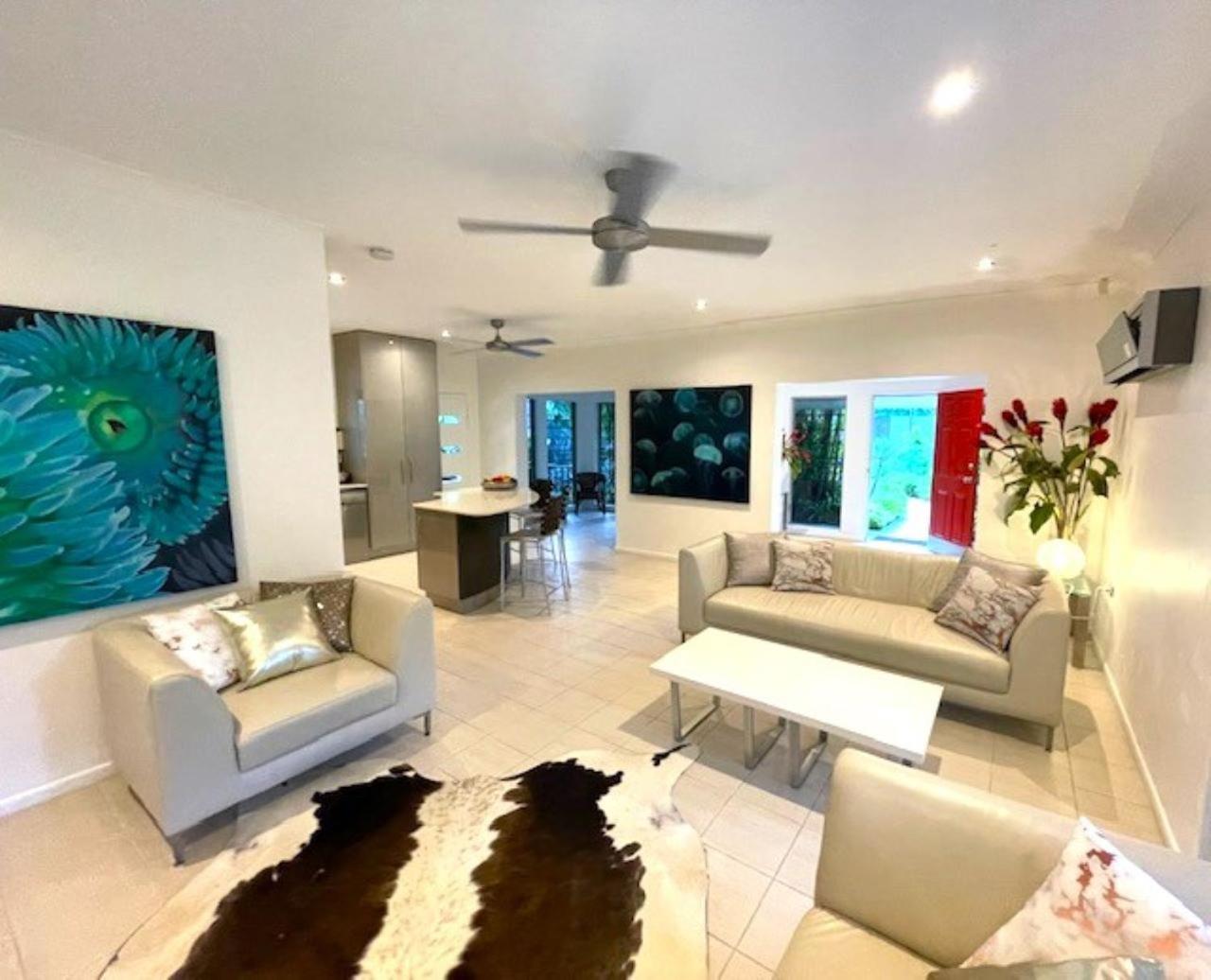Aquatica - Luxe Holiday Home