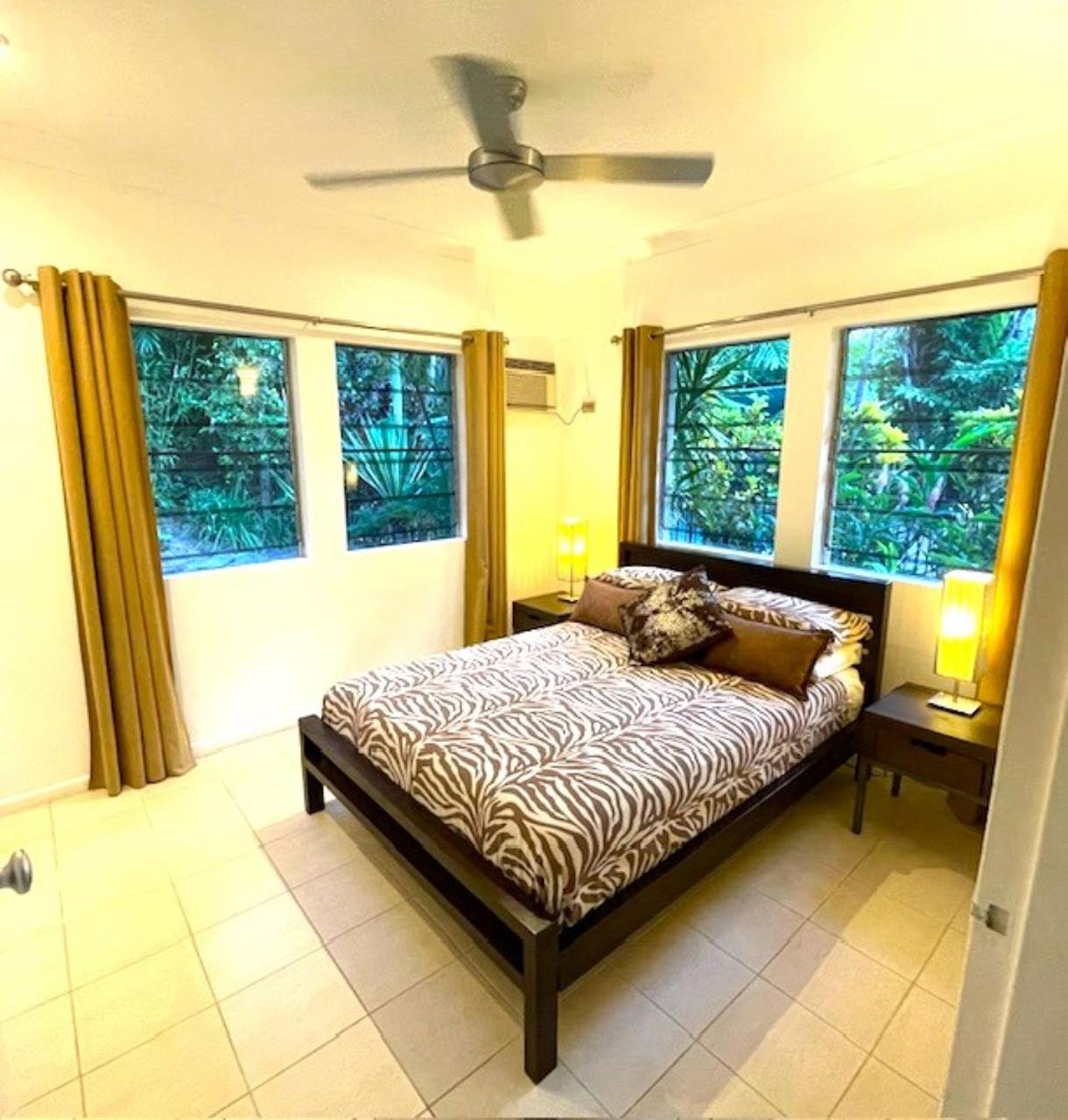 Aquatica - Luxe Holiday Home