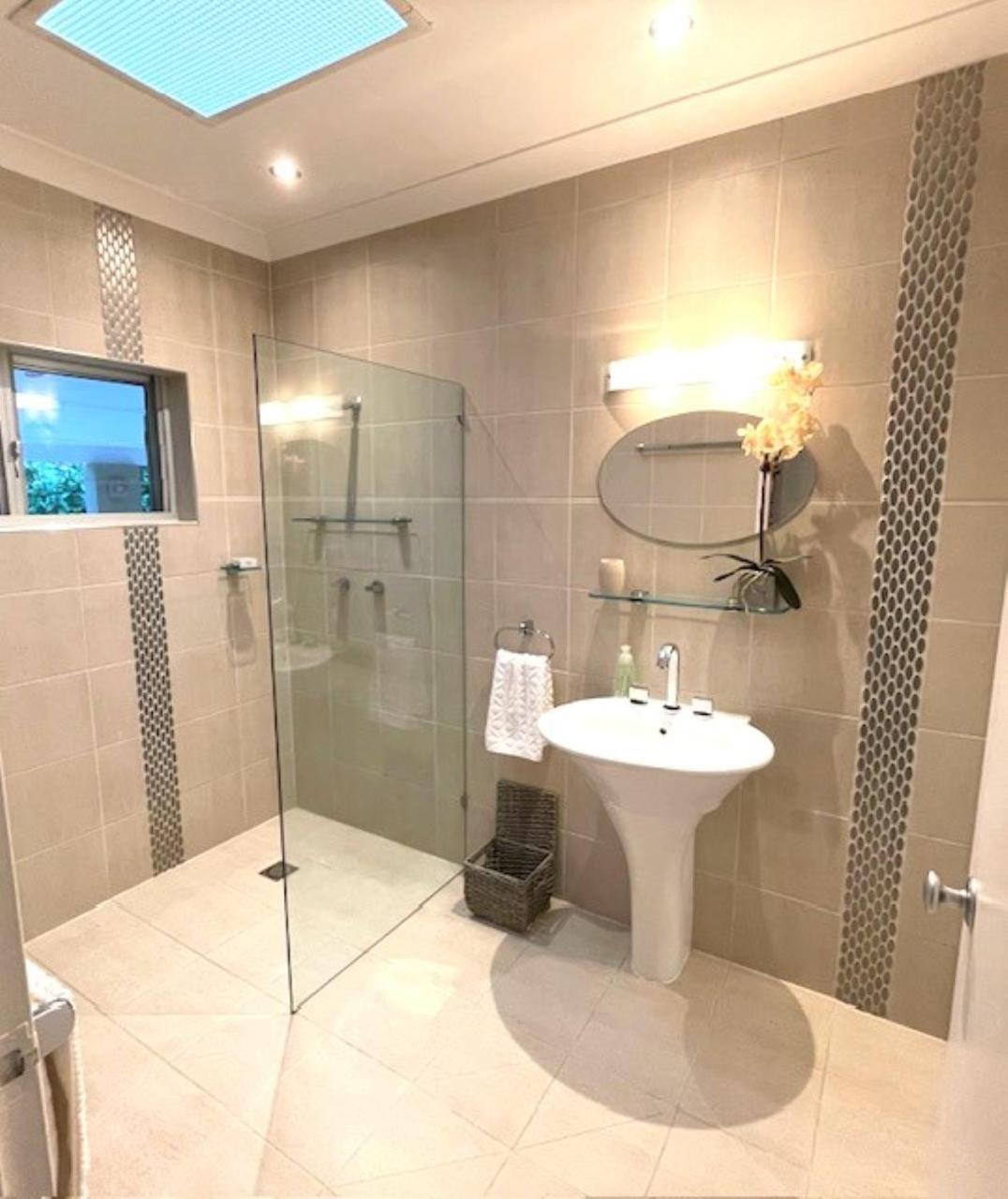 Aquatica - Luxe Holiday Home