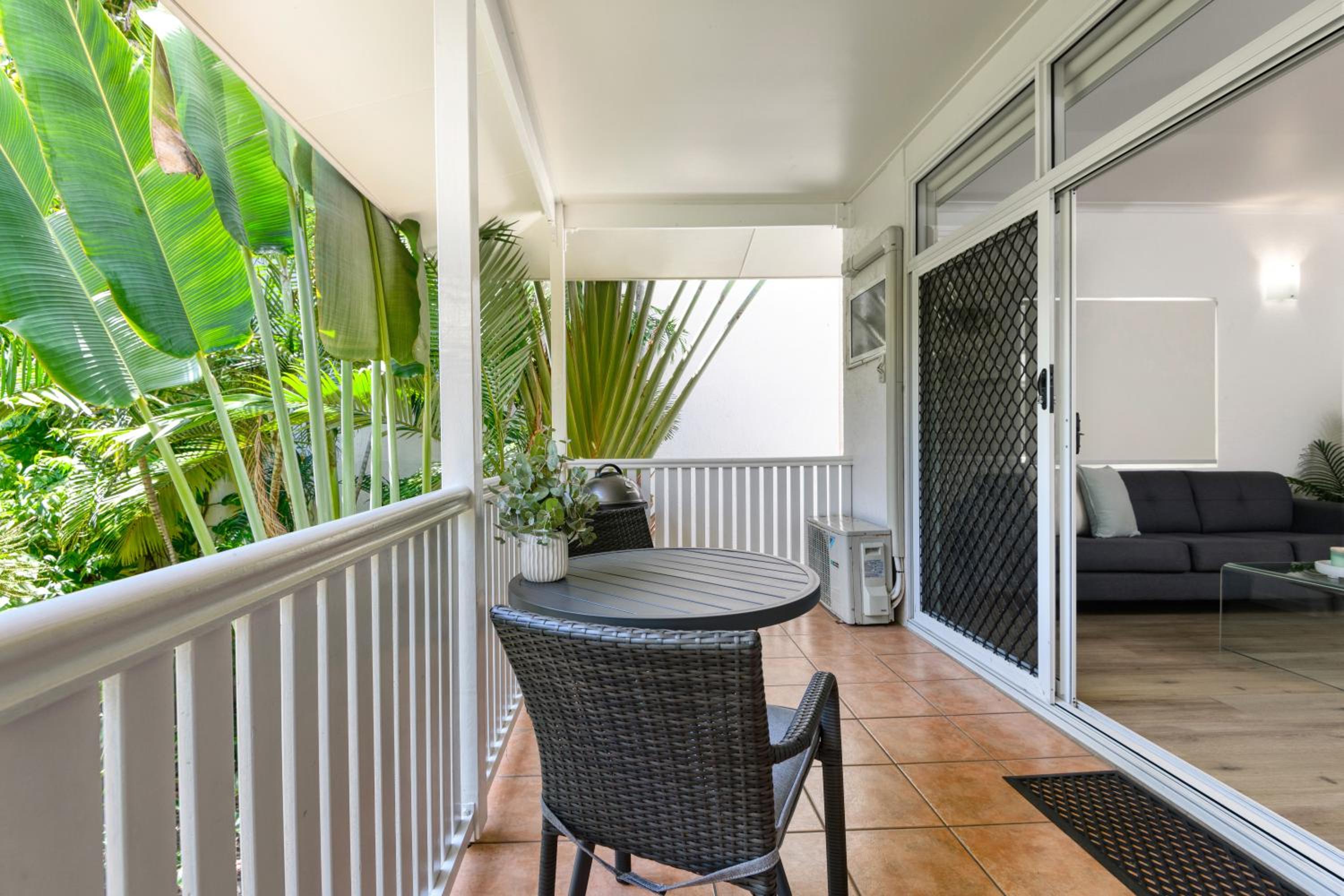 Ocean Palms Apartments view 4