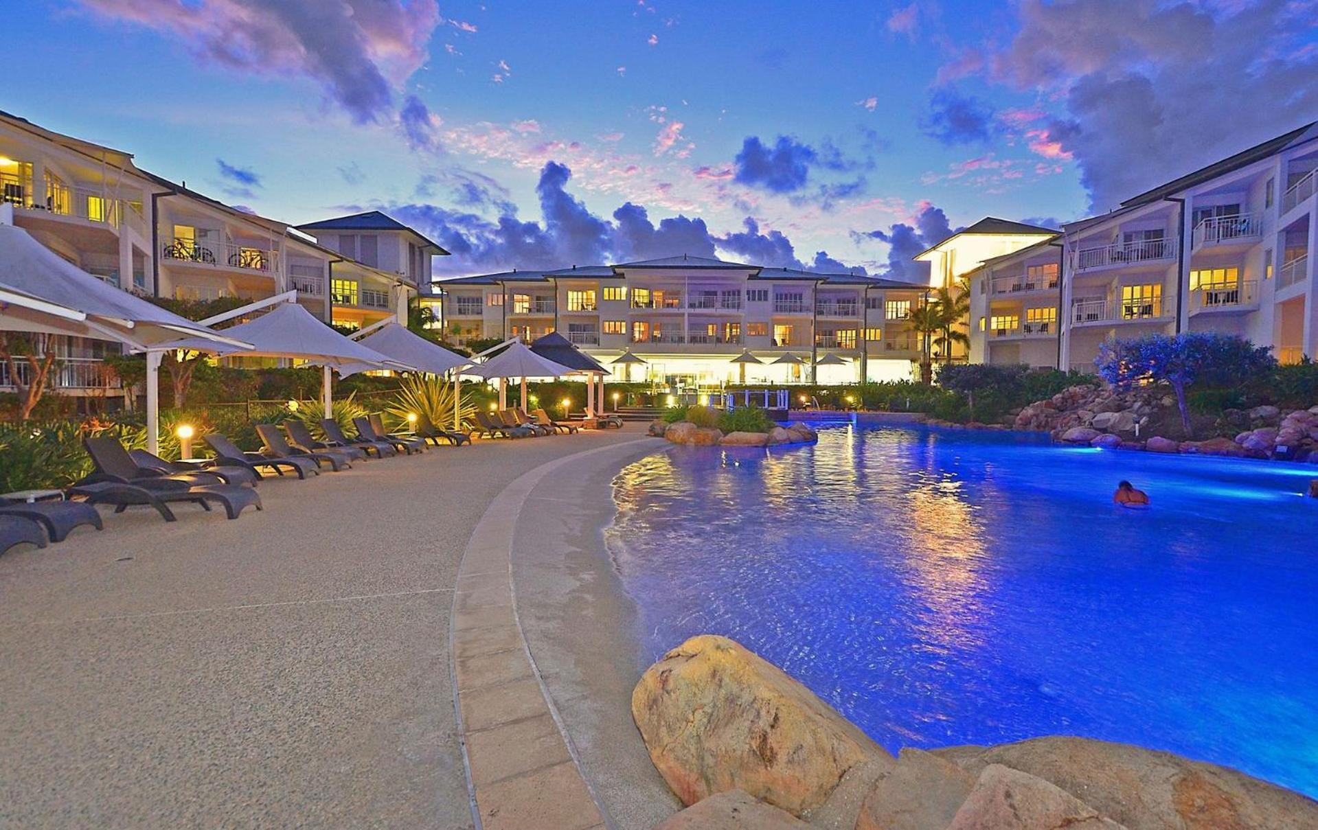 Resort on the Beach 4302 with resort Pool