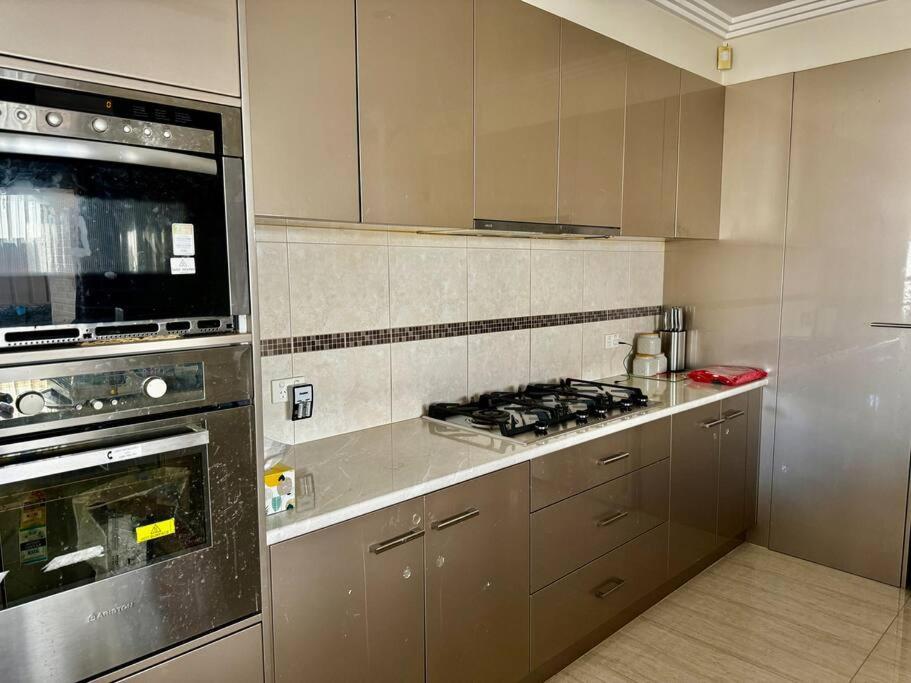 Morden Elegant 4 Bedroom House