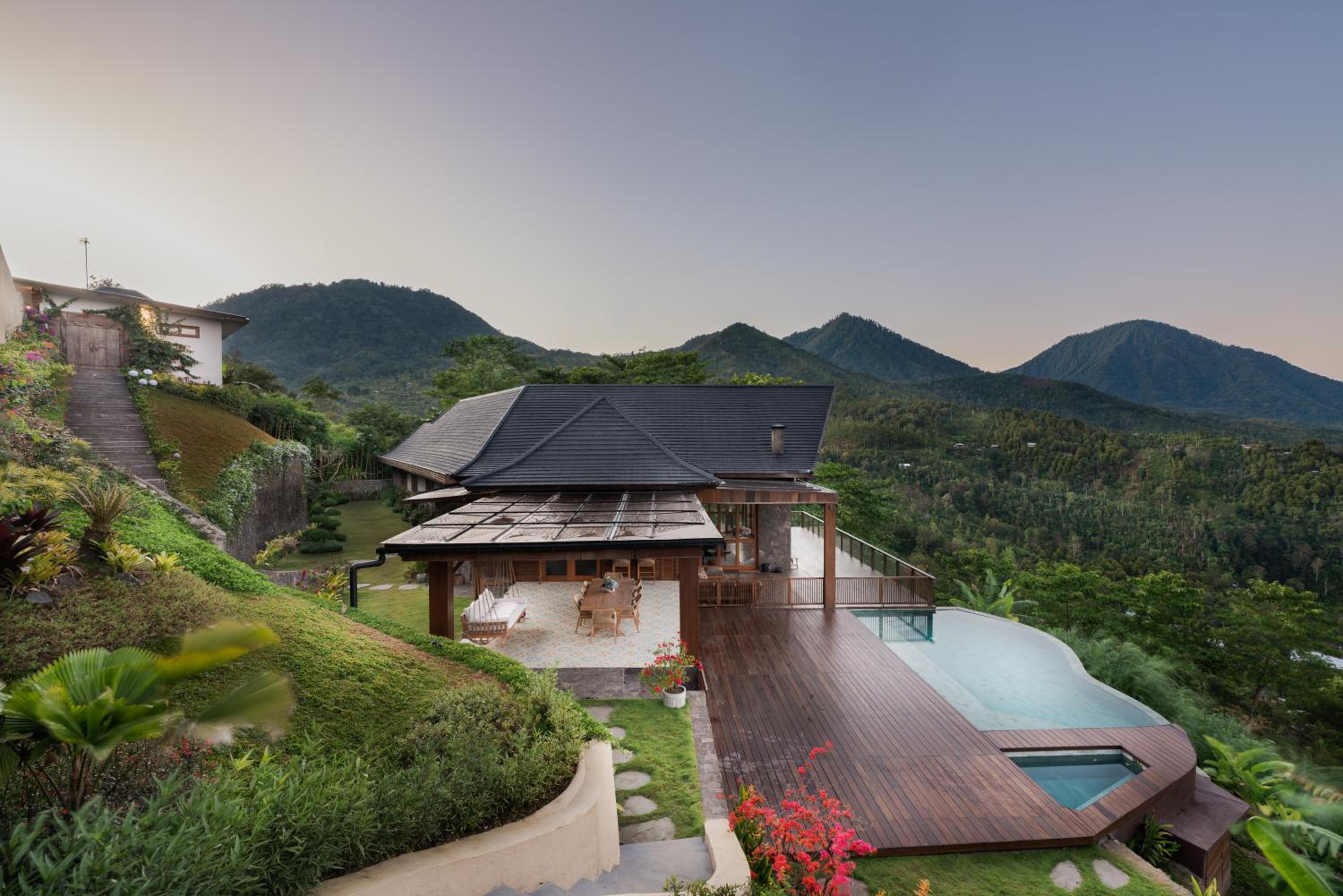 Hotel Munduk Mountain Estate - 6000m2 Mountain Paradise