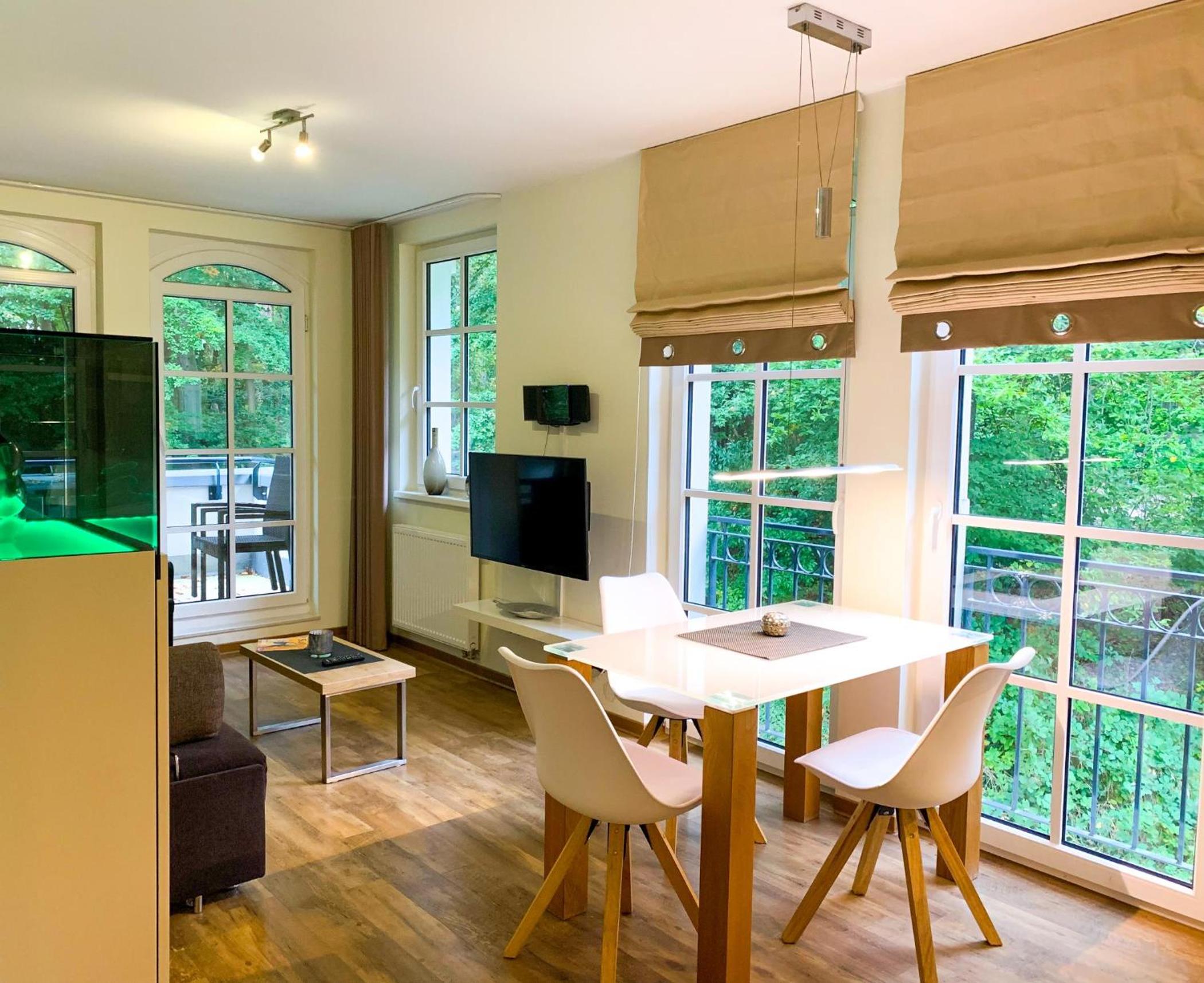 Komfortable Fewo - modern, strandnah, Balkon, mit Wellnessbereich