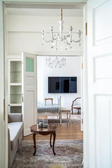 Best Point in the City / 2 Bedrooms