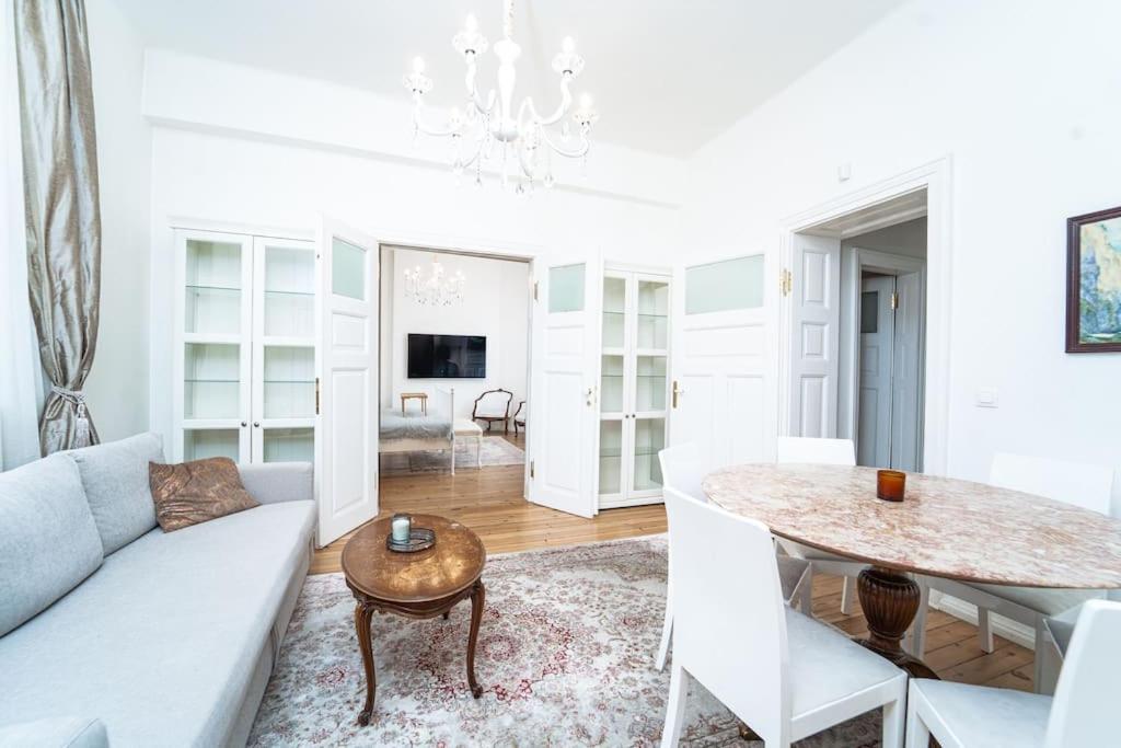 Best Point in the City / 2 Bedrooms